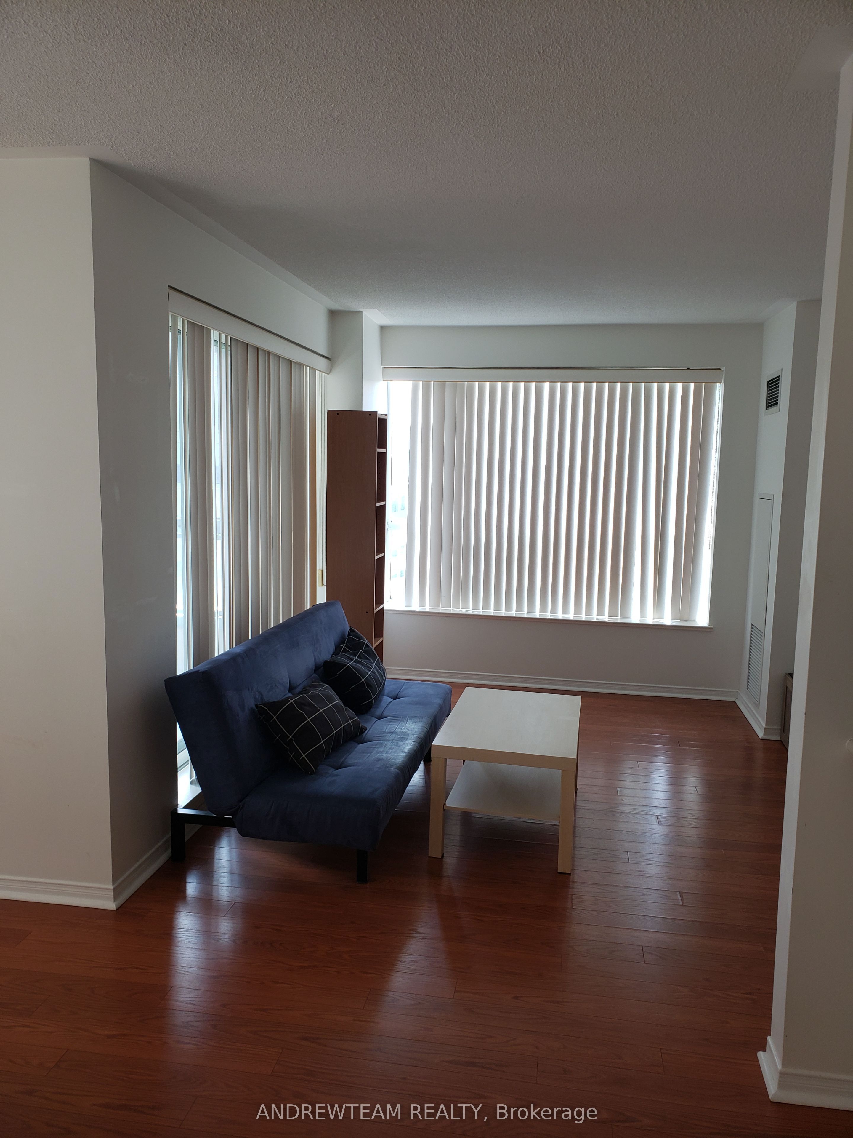 887 Bay Street 1406, Toronto, ON M5S 3K4 photo 5