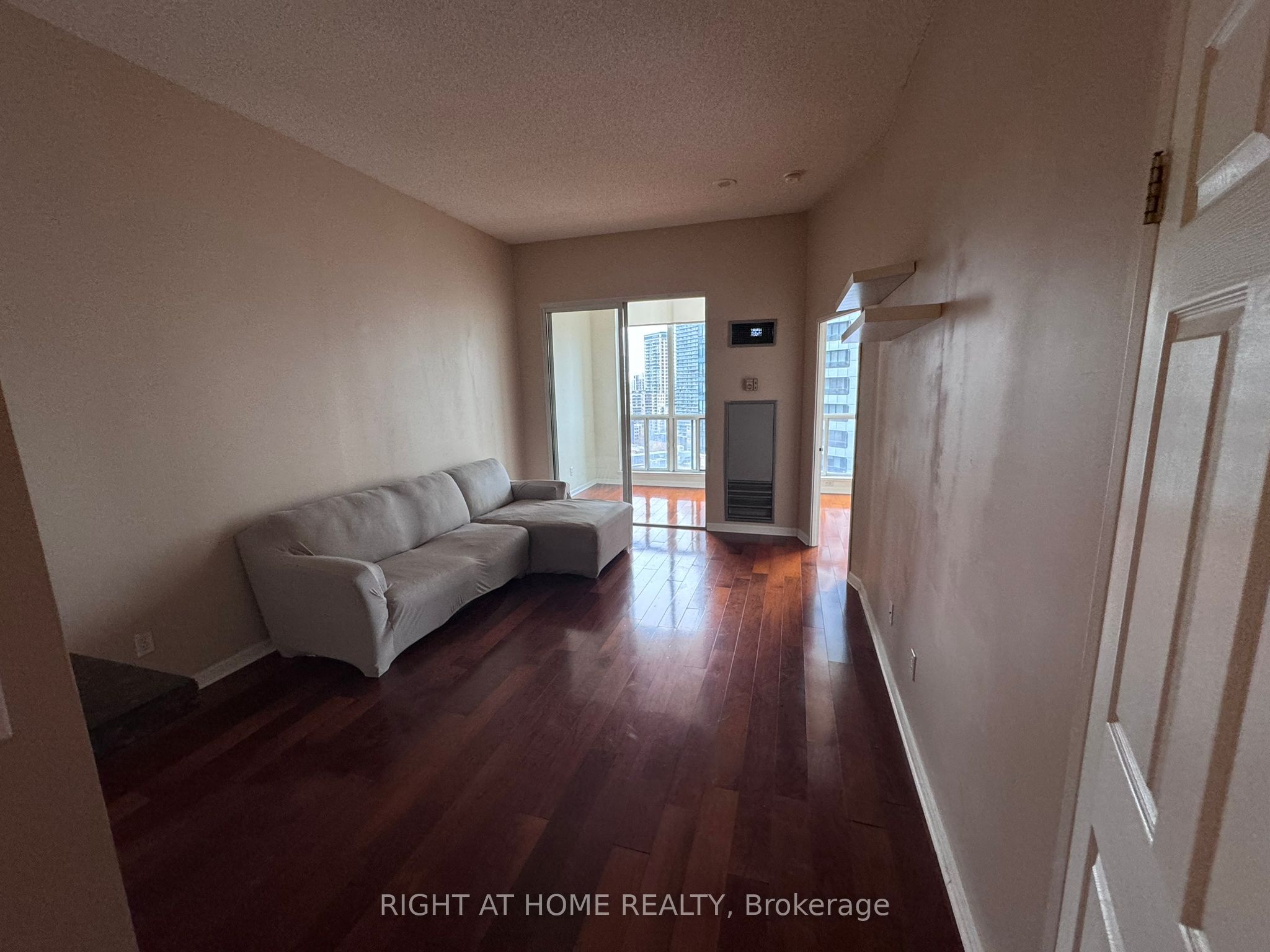 24 Wellesley Street W 2407, Toronto, ON M4Y 2X6 photo 3