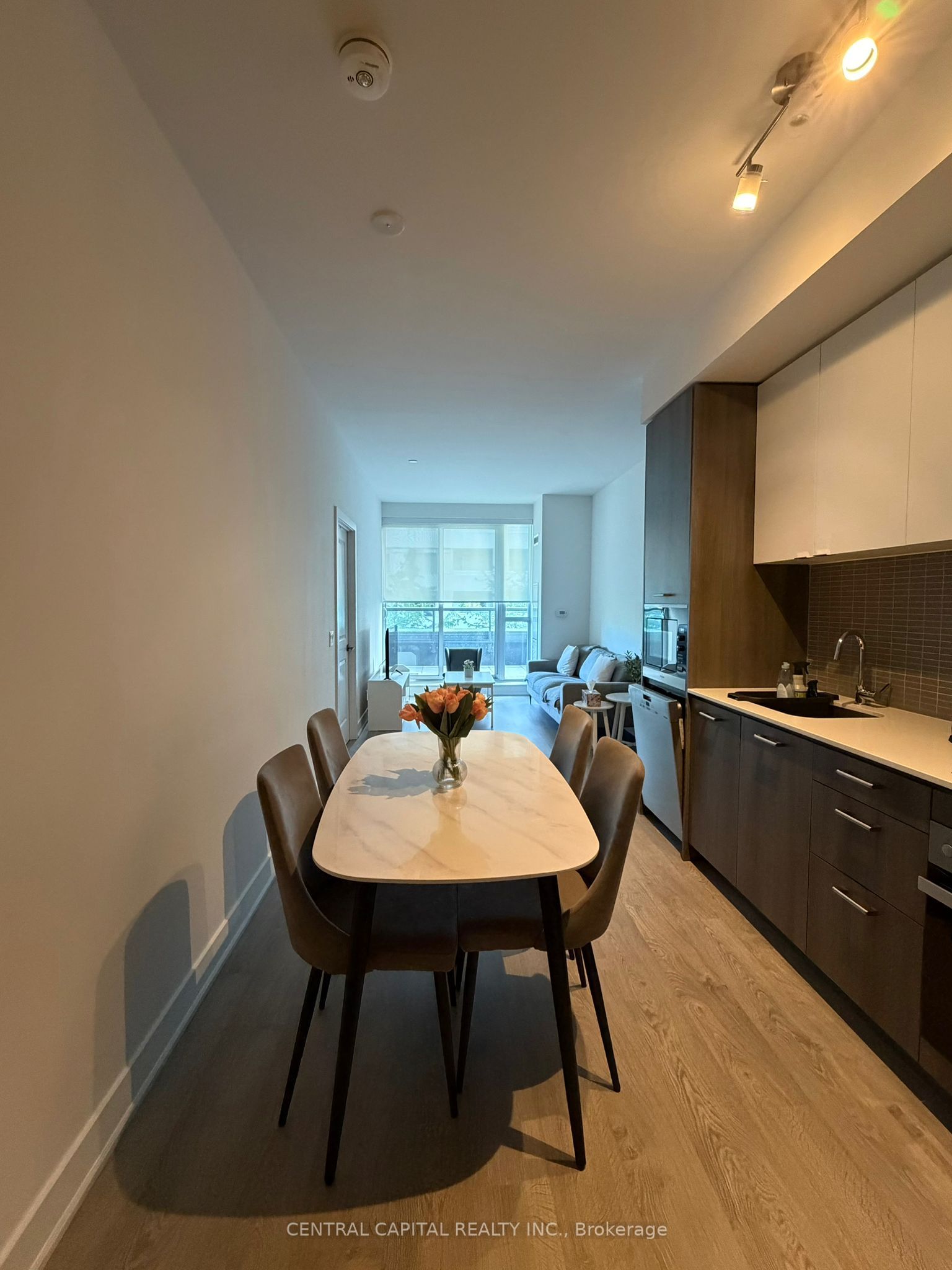 11 Lillian Street 206, Toronto, ON M4S 2H7 photo 2