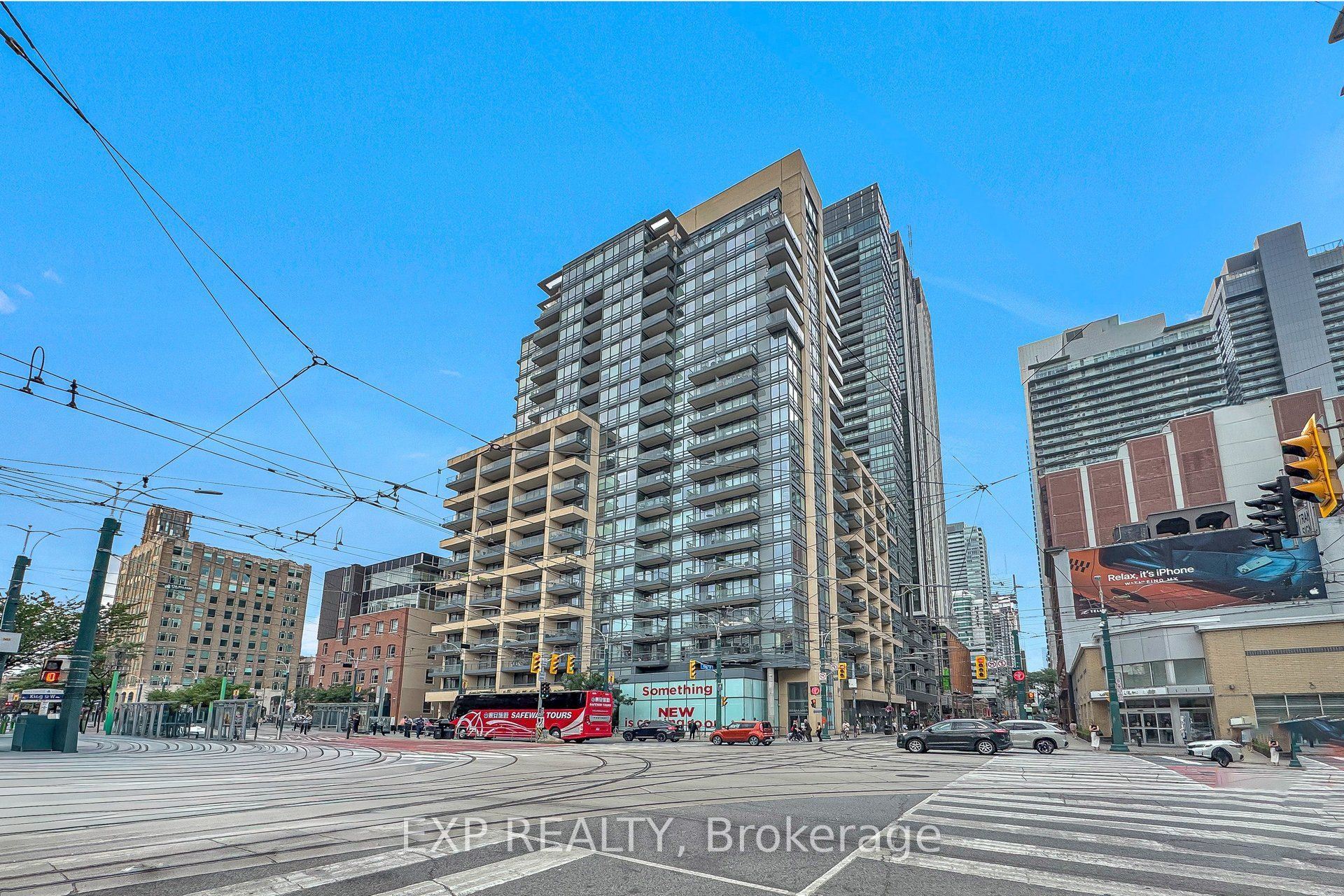 438 King Street W 912, Toronto, ON M5V 3T9