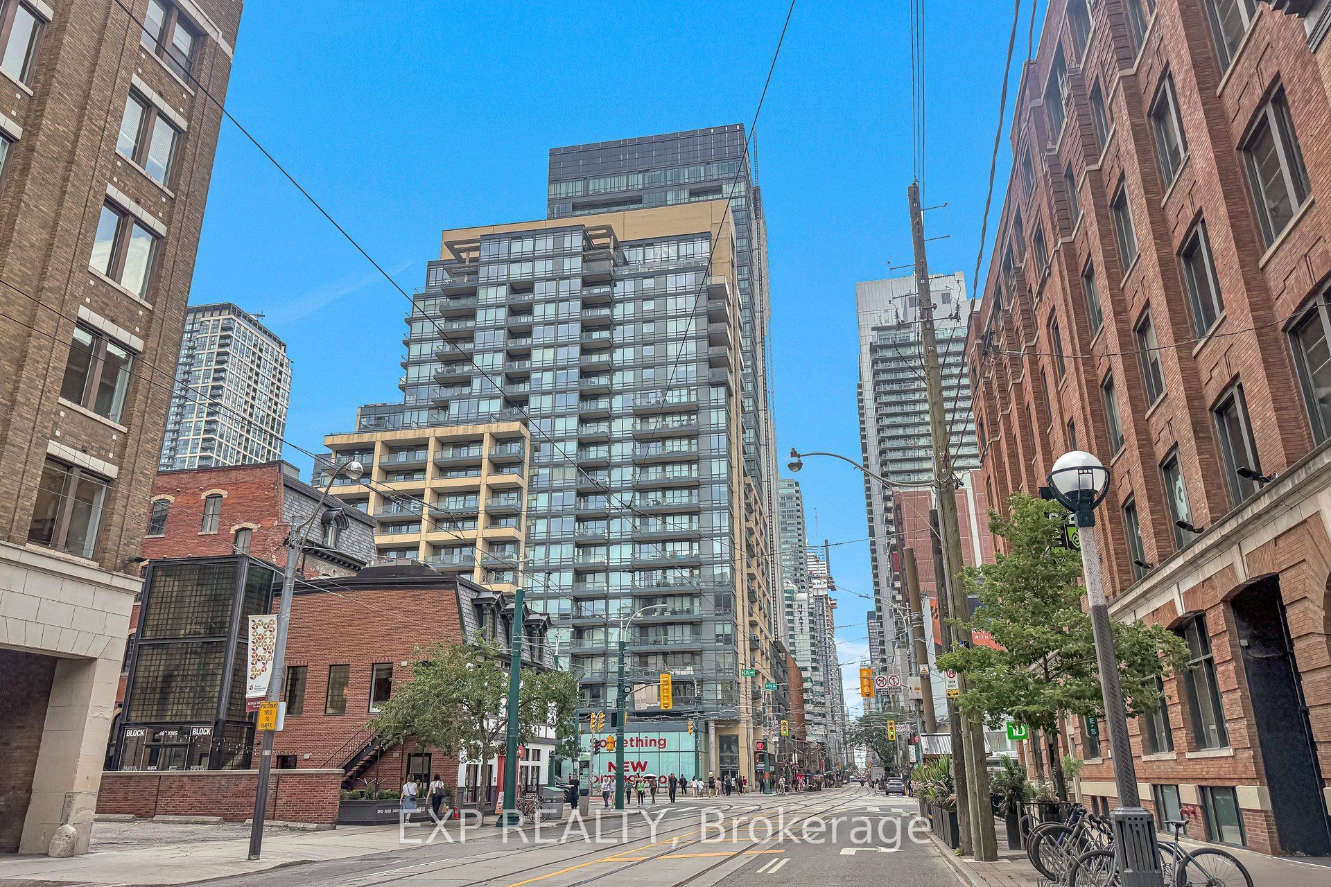 438 King Street W 912, Toronto, ON M5V 3T9 photo 2