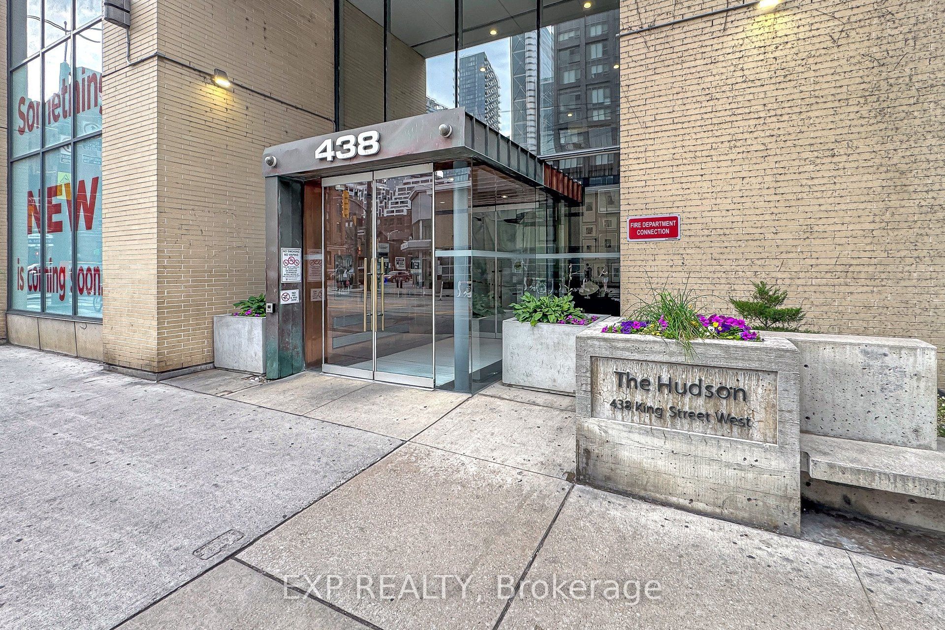 438 King Street W 912, Toronto, ON M5V 3T9 photo 4