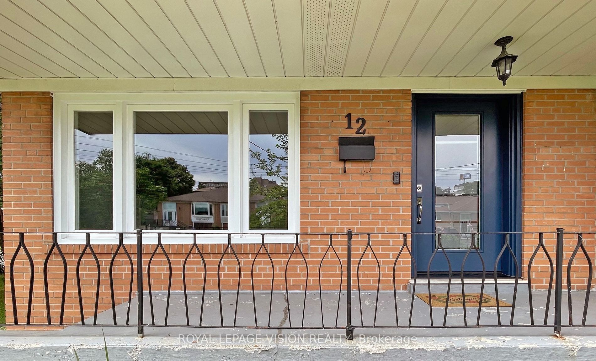 12 Pinebrook Avenue, Toronto, ON M4A 1Y9