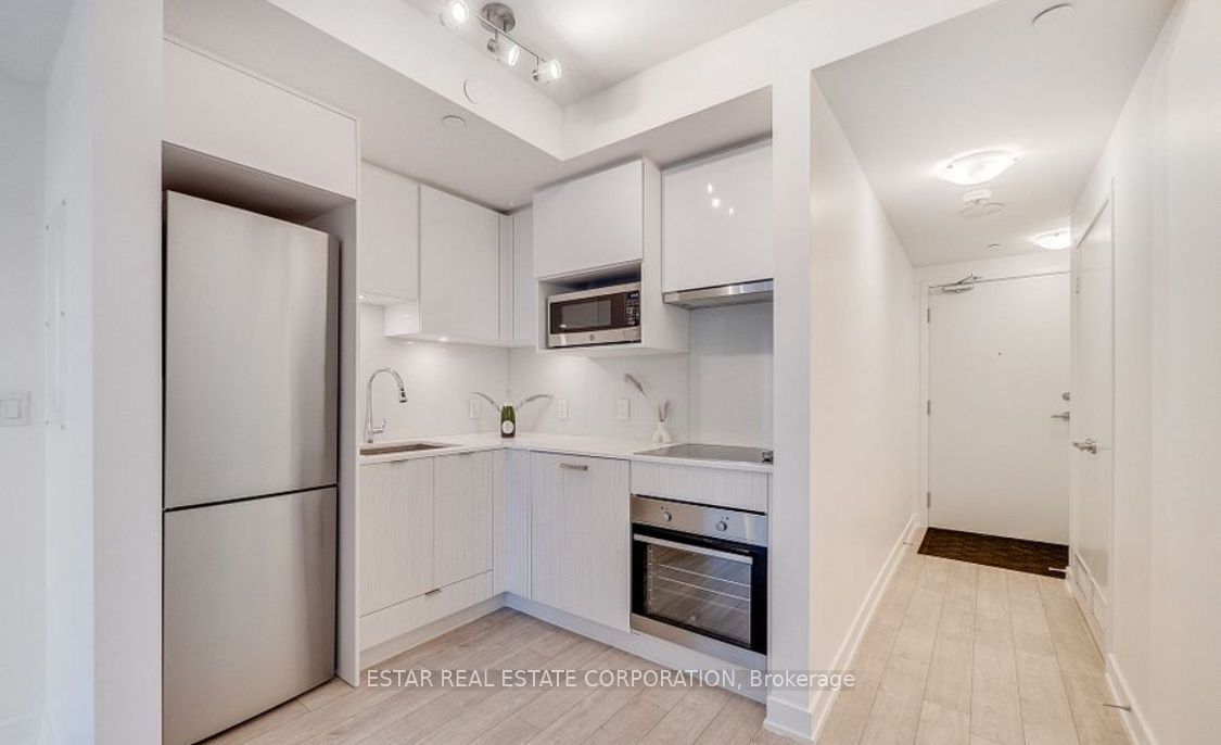 195 Redpath Avenue 2214, Toronto, ON M4P 0E4 photo 3