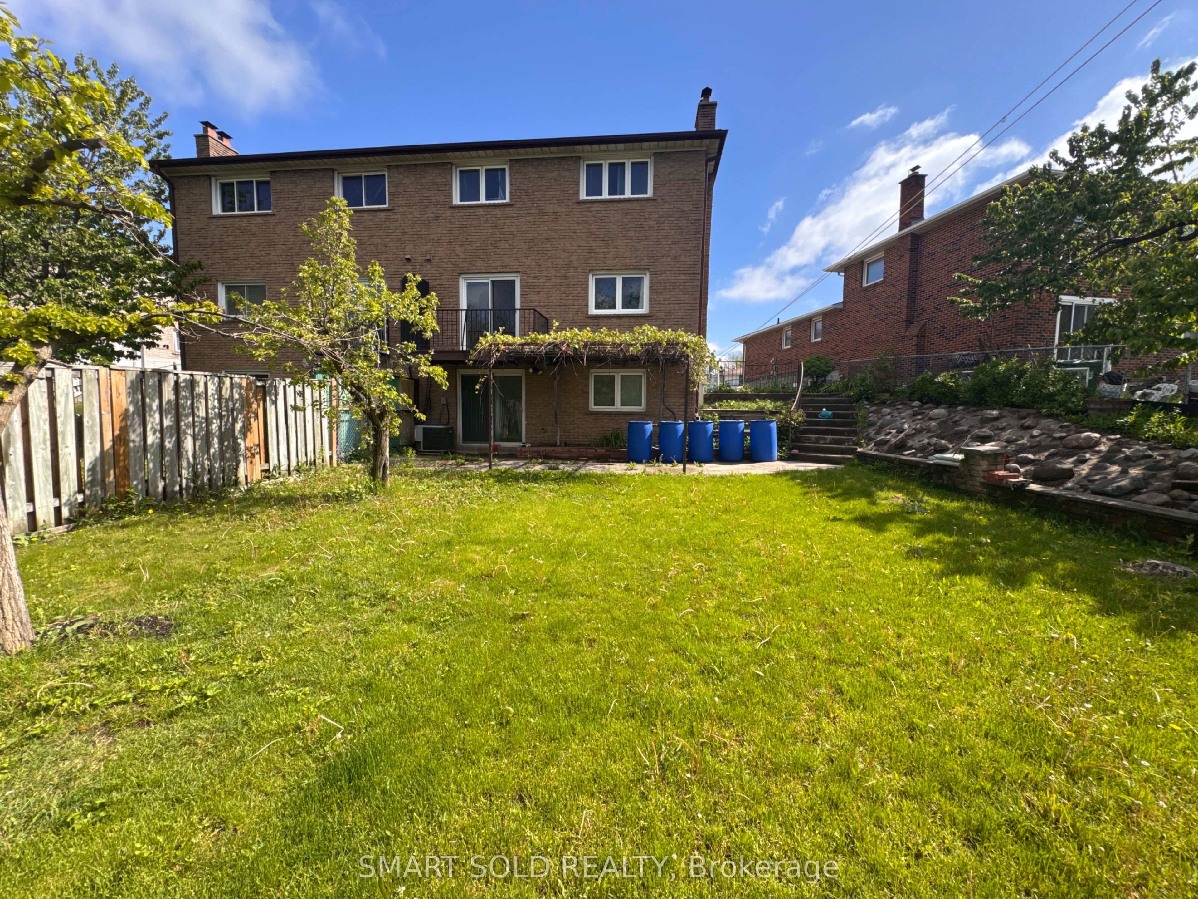 243 Shawnee Circle, Toronto, ON M2H 2Y3 photo 4
