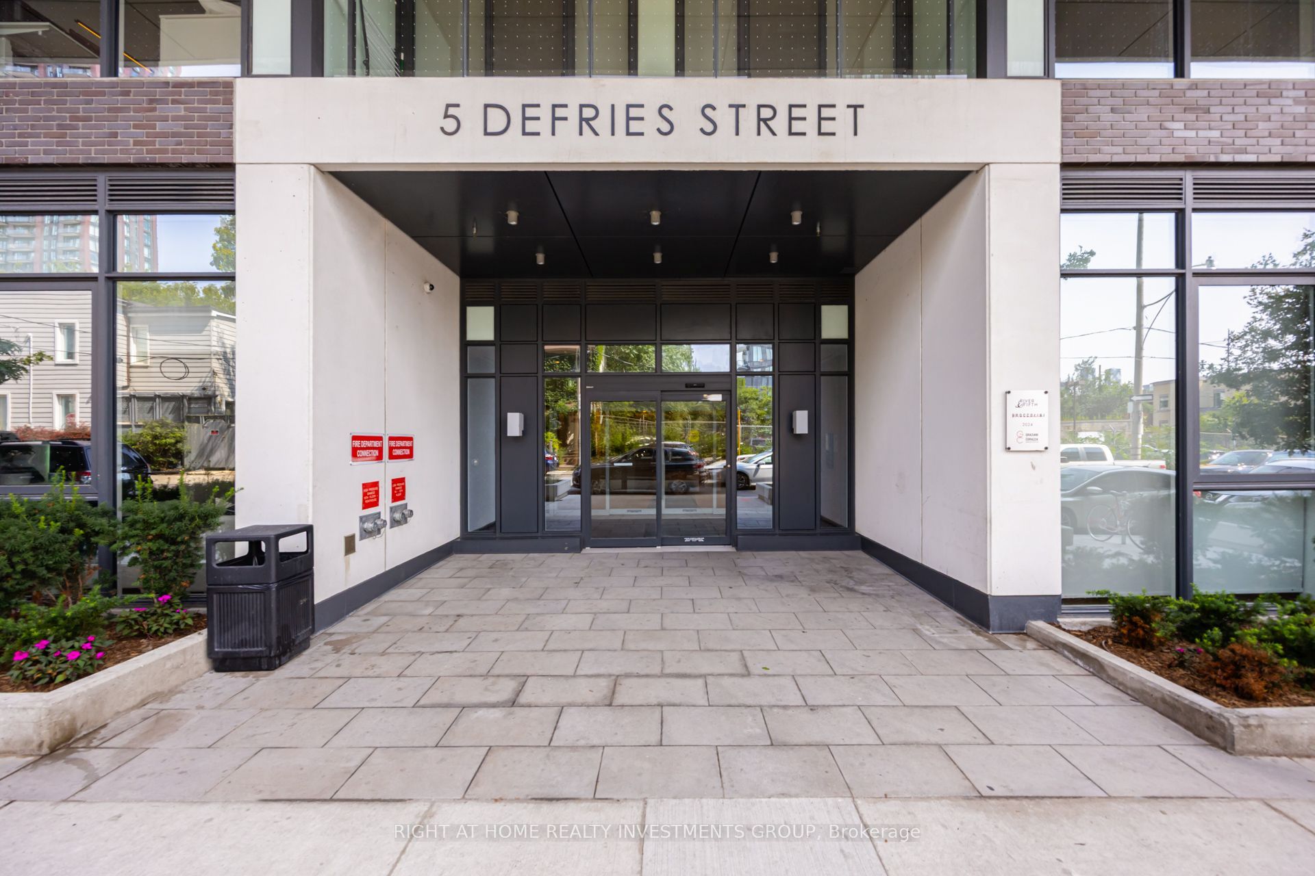 5 Defries Street 3408, Toronto, ON M5A 0W7 photo 3