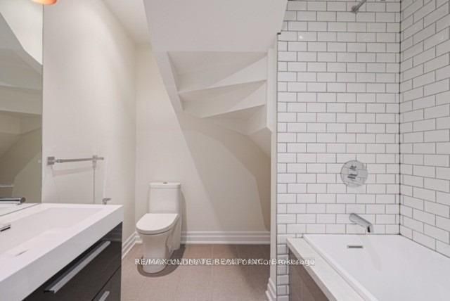 50 Foxley Street Unit #2, Toronto, ON M6J 1R1 photo 5
