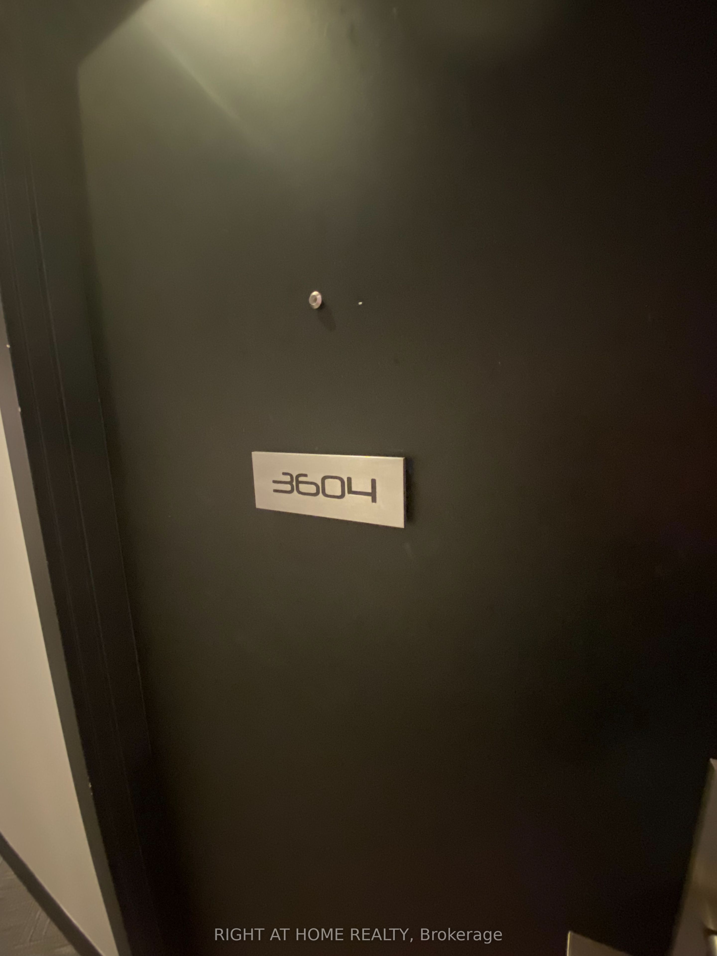 8 Eglinton Avenue E 3604, Toronto, ON M4P 0C1 photo 4