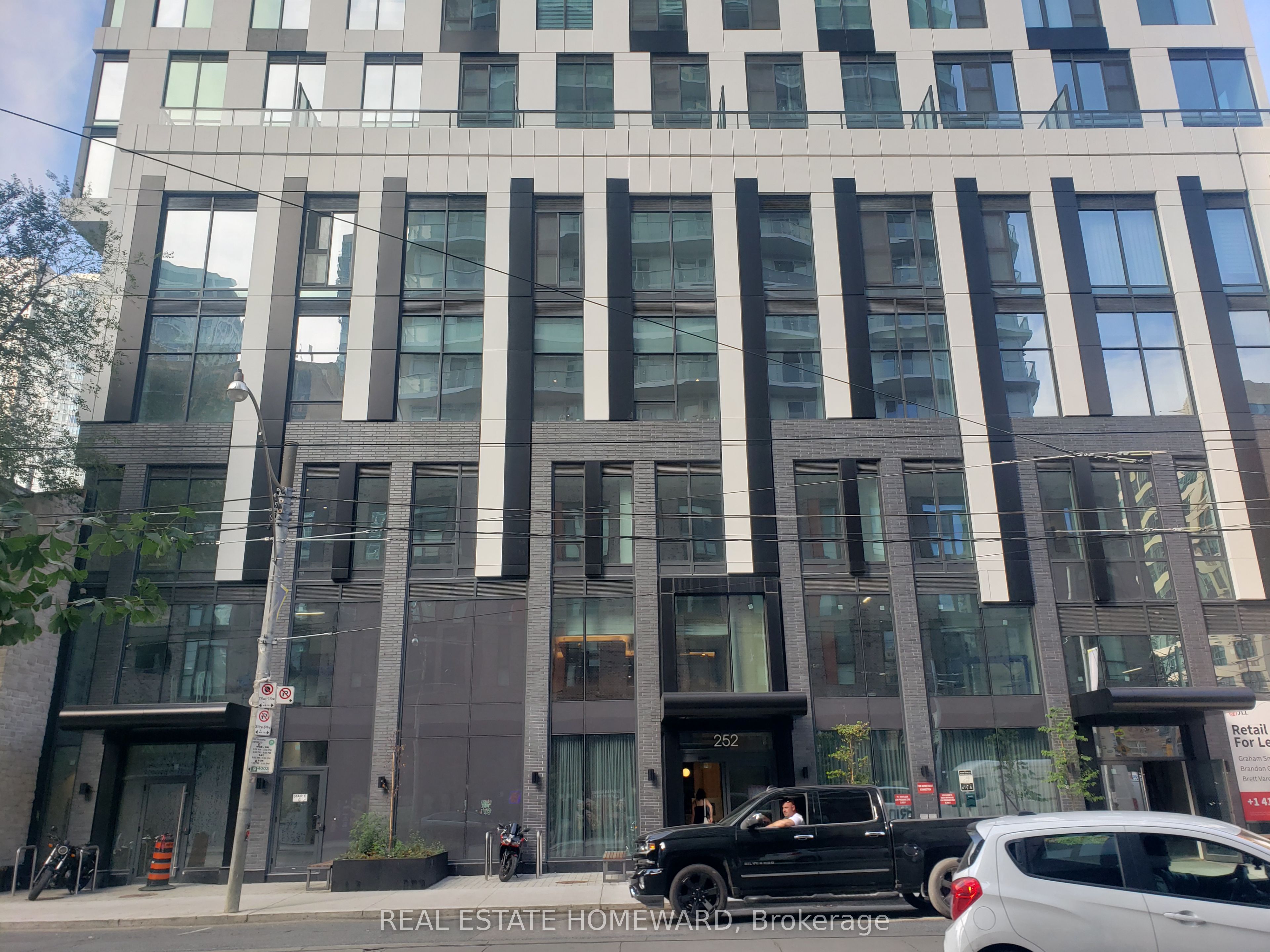 252 Church Street 4905, Toronto, ON M5B 0E6 photo 3