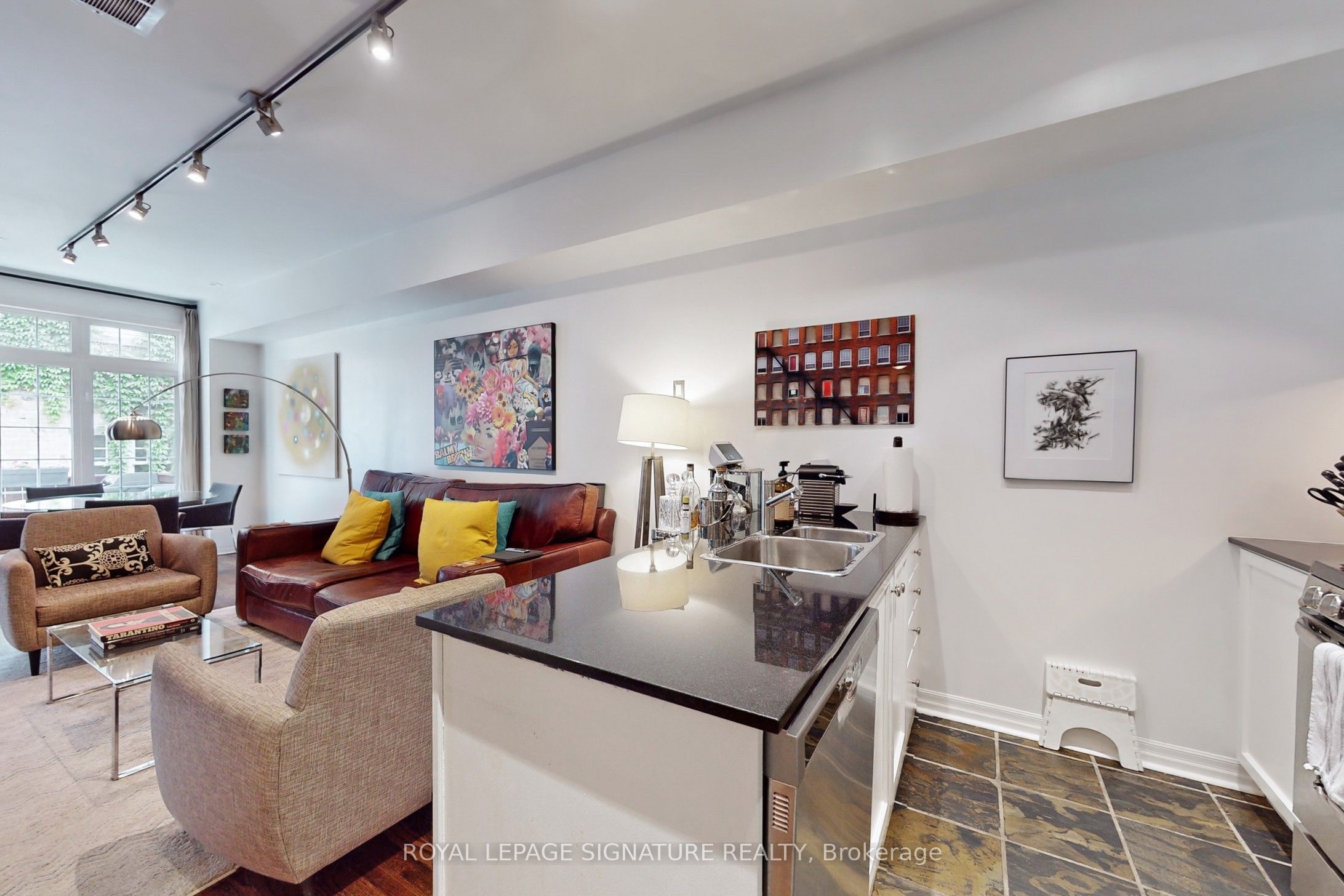 6 Wellesley Place 42, Toronto, ON M4Y 3E1 photo 5