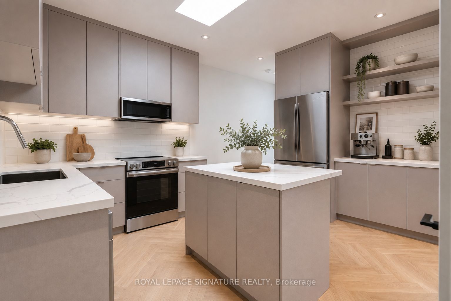 390 Palmerston Boulevard Laneway, Toronto, ON M6G 2N6 photo 2