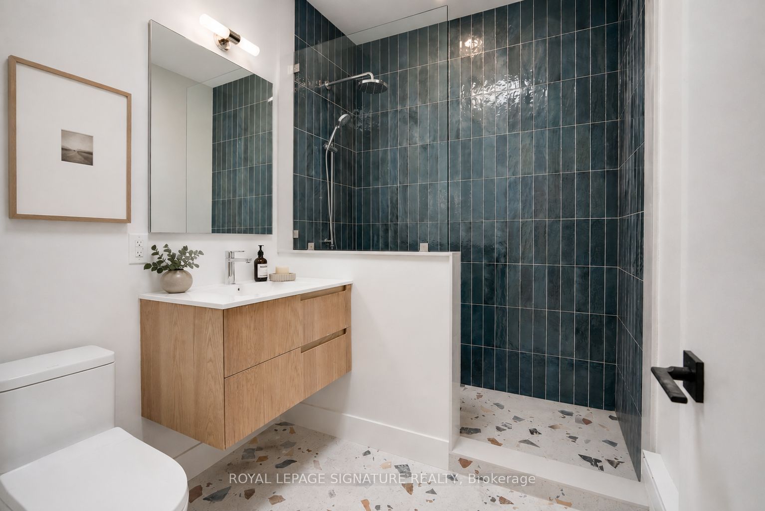 390 Palmerston Boulevard Laneway, Toronto, ON M6G 2N6 photo 4
