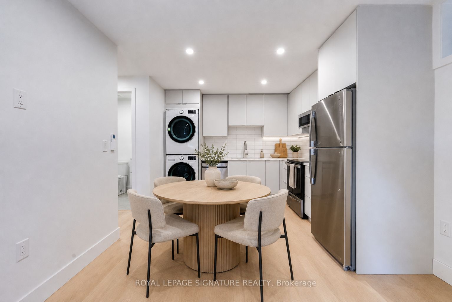 390 Palmerston Boulevard 2, Toronto, ON M6G 2N6 photo 2
