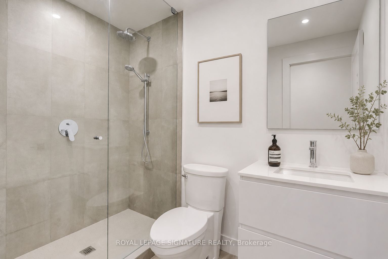 390 Palmerston Boulevard 2, Toronto, ON M6G 2N6 photo 4