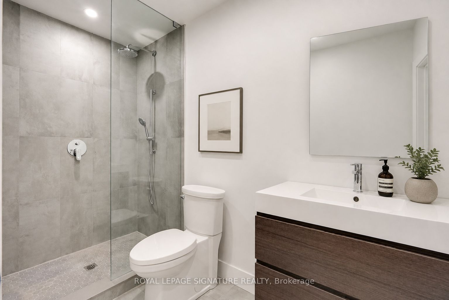 390 Palmerston Boulevard 3, Toronto, ON M6G 2N6 photo 4