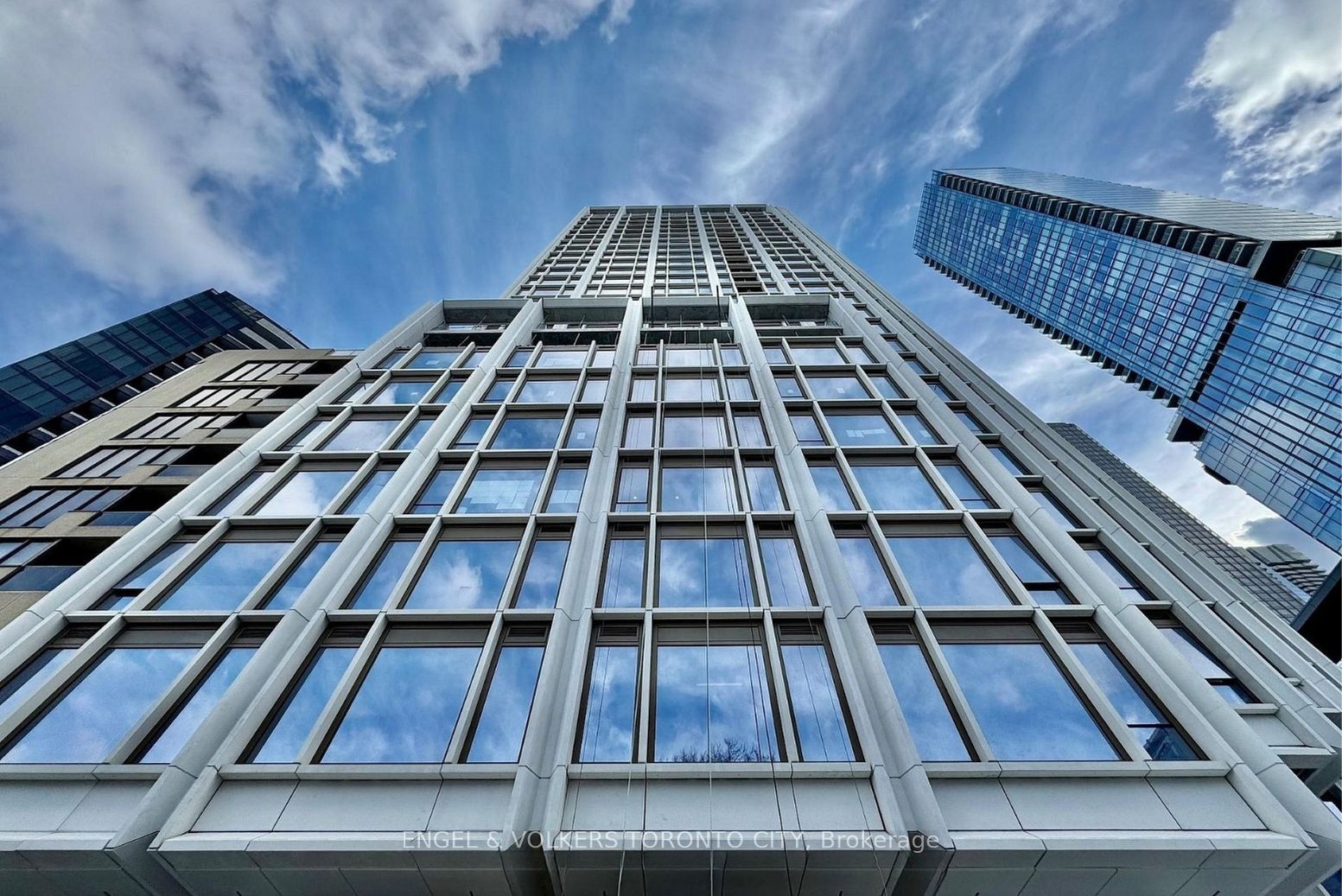 1315 Bay Street 1303, Toronto, ON M5R 1E9