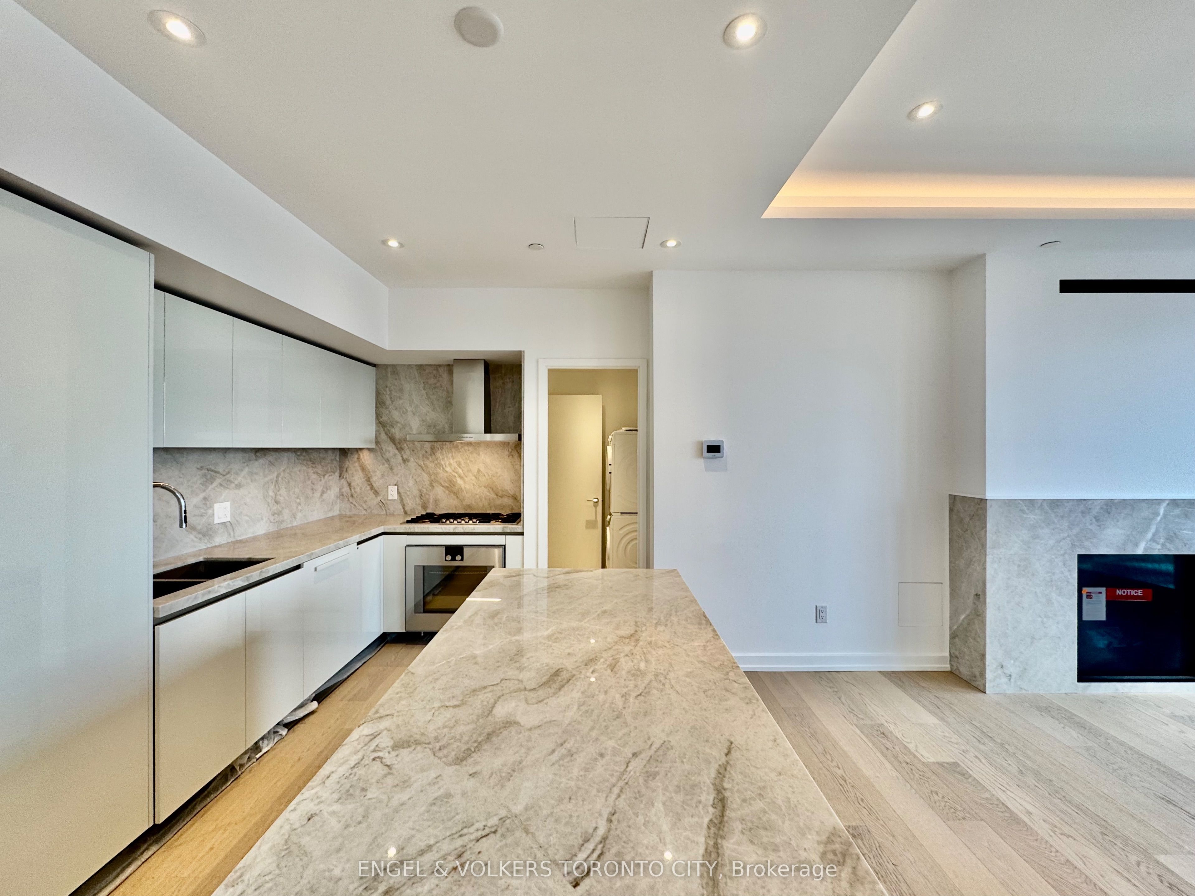 1315 Bay Street 1303, Toronto, ON M5R 1E9 photo 4