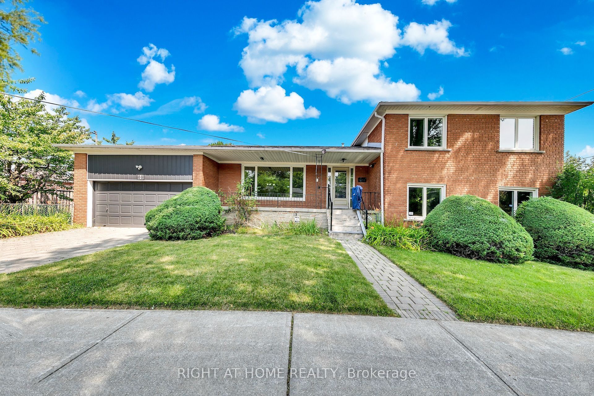 88 Peckham Avenue, Toronto, ON M2R 2V5 photo 2