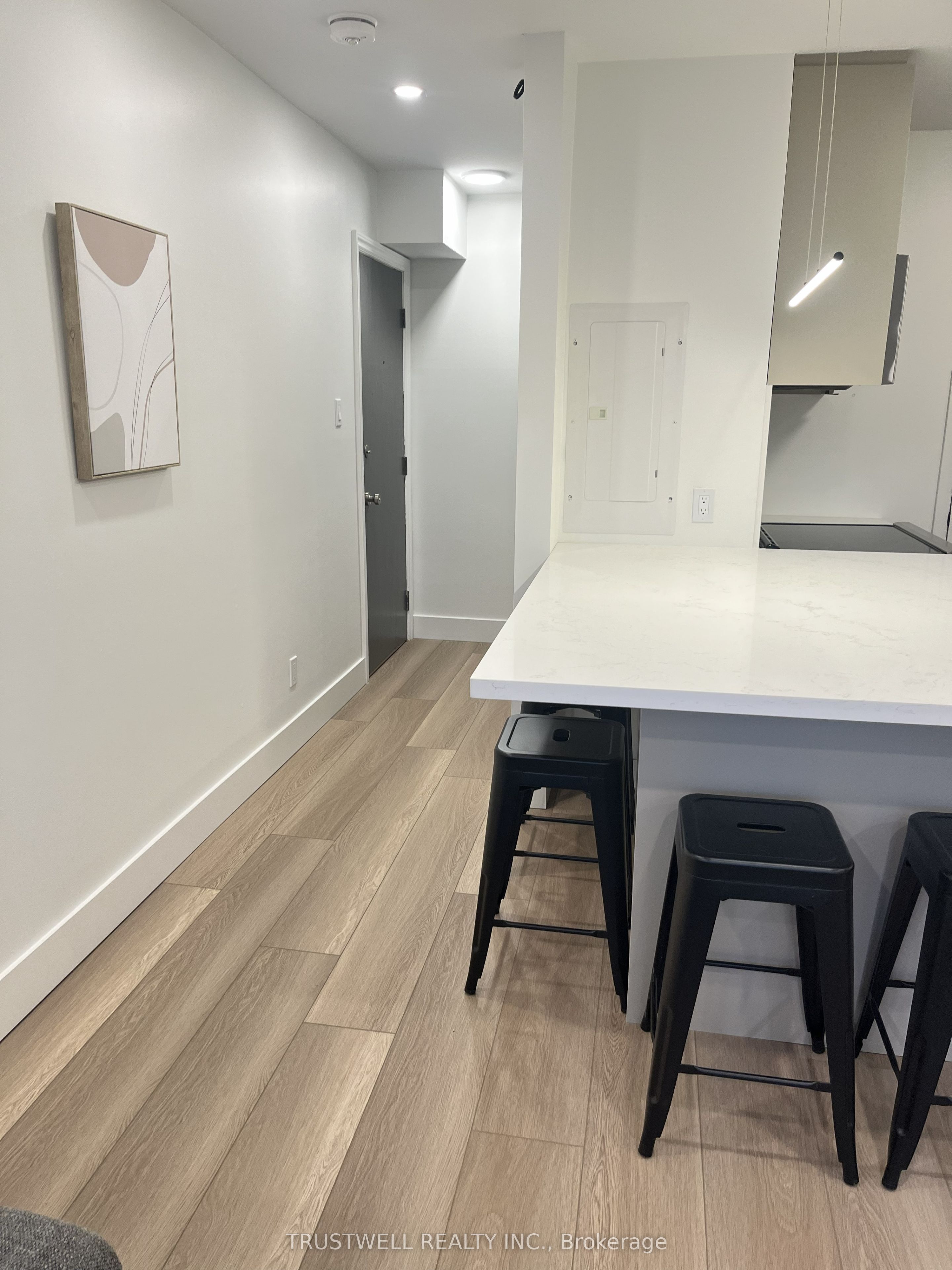 909 Millwood Road Unit B, Toronto, ON M4G 1X2 photo 3