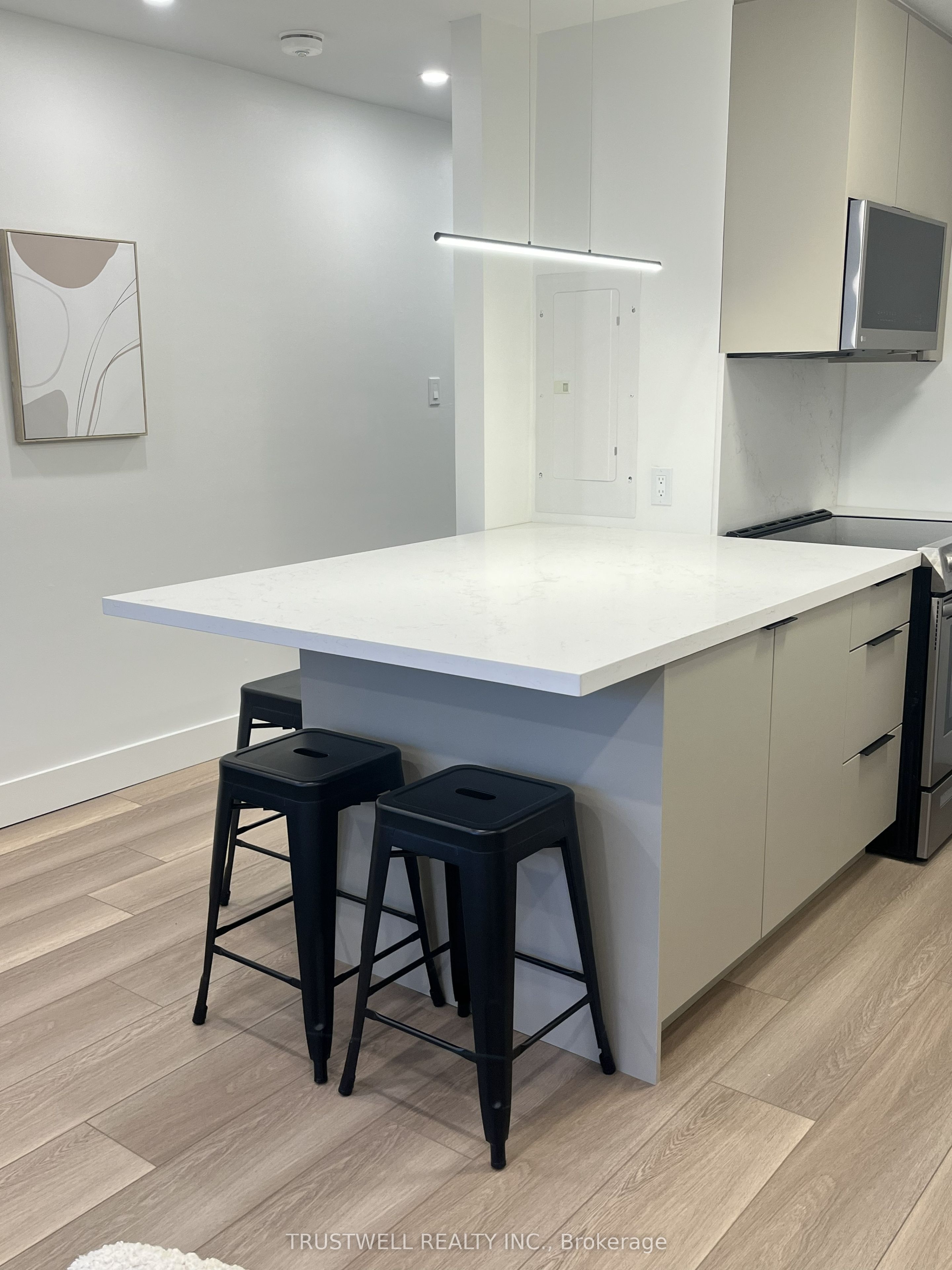 909 Millwood Road Unit B, Toronto, ON M4G 1X2 photo 4