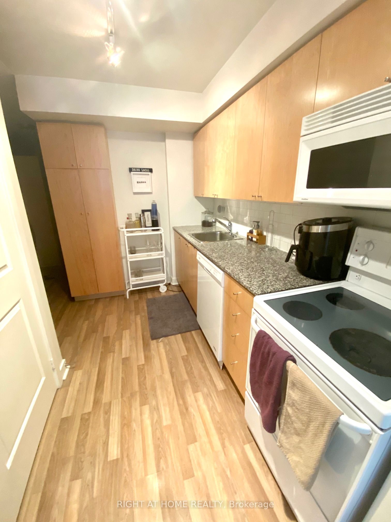 50 Lynn Williams Street 2113, Toronto, ON M6K 3R9 photo 3