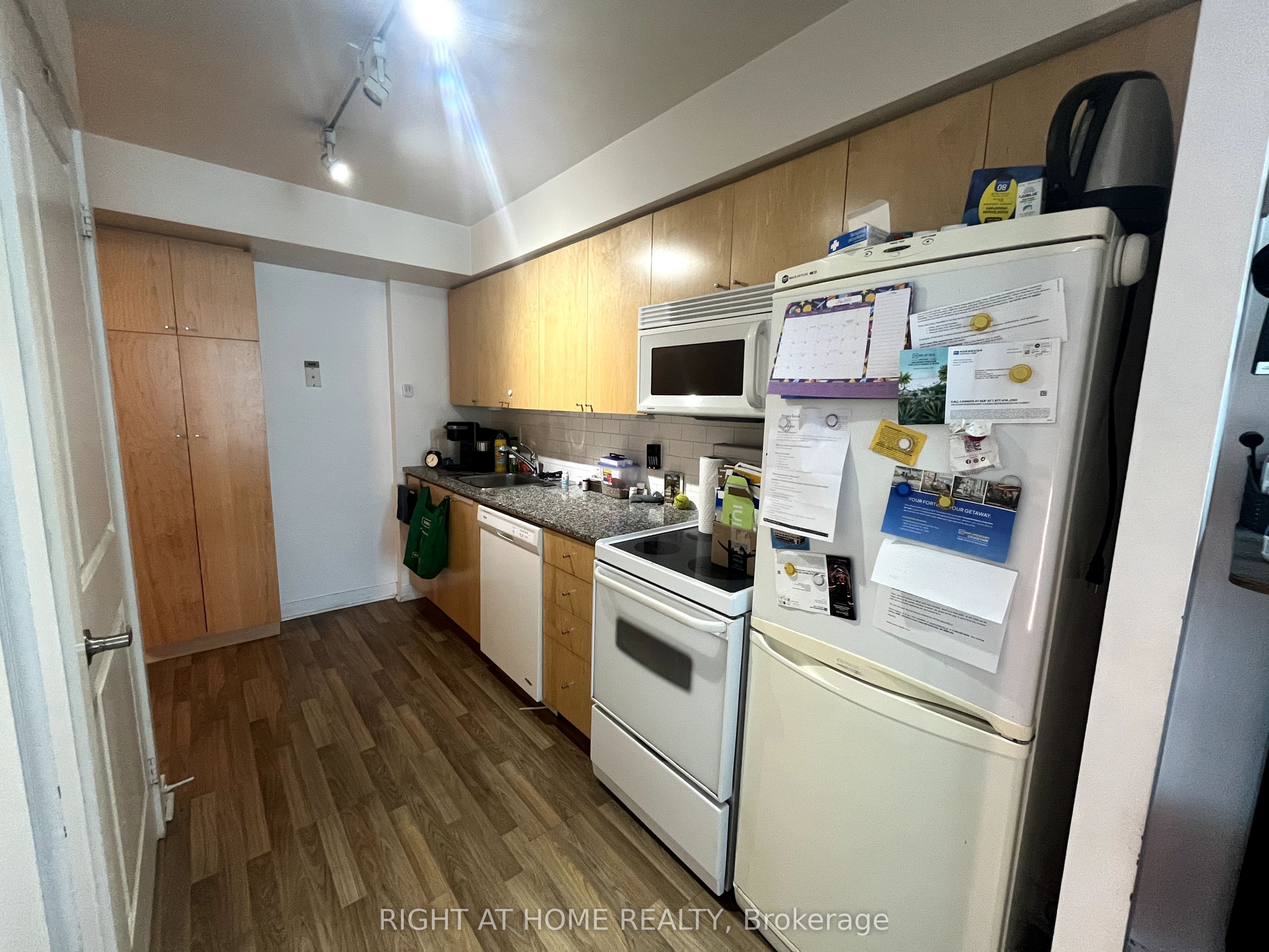 50 Lynn Williams Street 2113, Toronto, ON M6K 3R9 photo 4