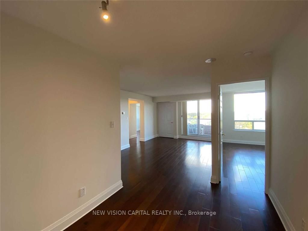 18 Hillcrest Avenue 803, Toronto, ON M2N 6T5 photo 2