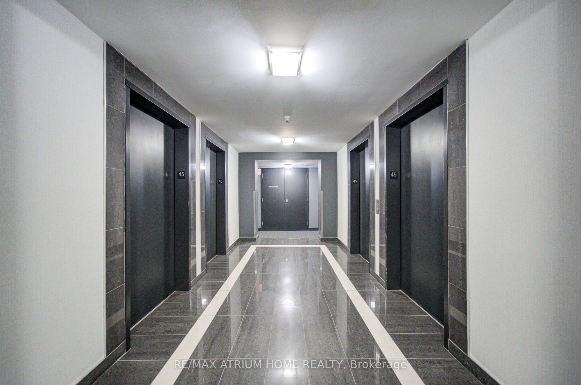 11 Brunel Court 4510, Toronto, ON M5V 3Y3 photo 2
