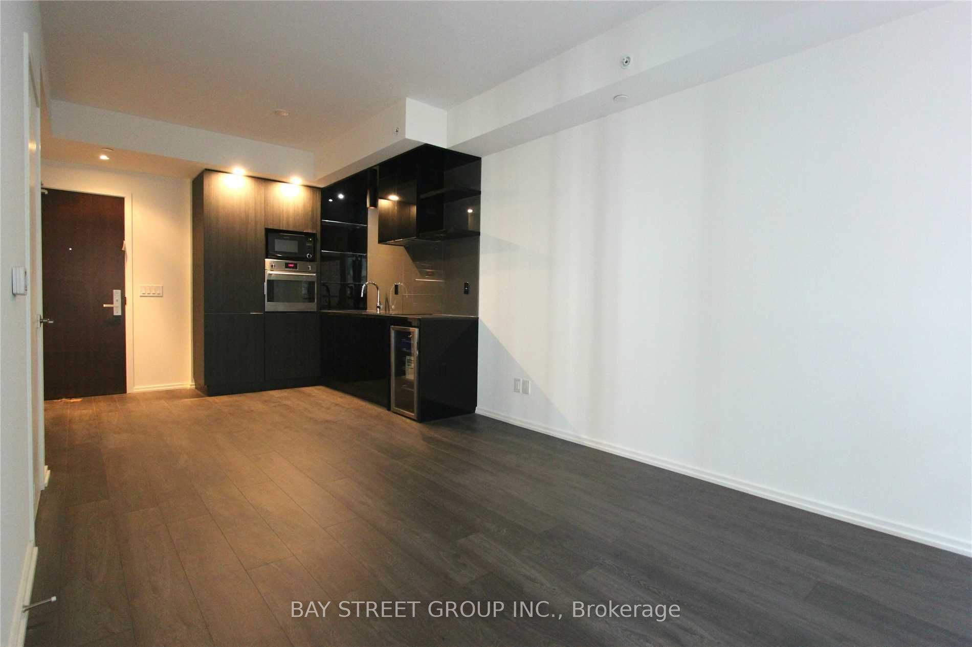 70 Temperance Street 1710, Toronto, ON M5H 0B1 photo 3