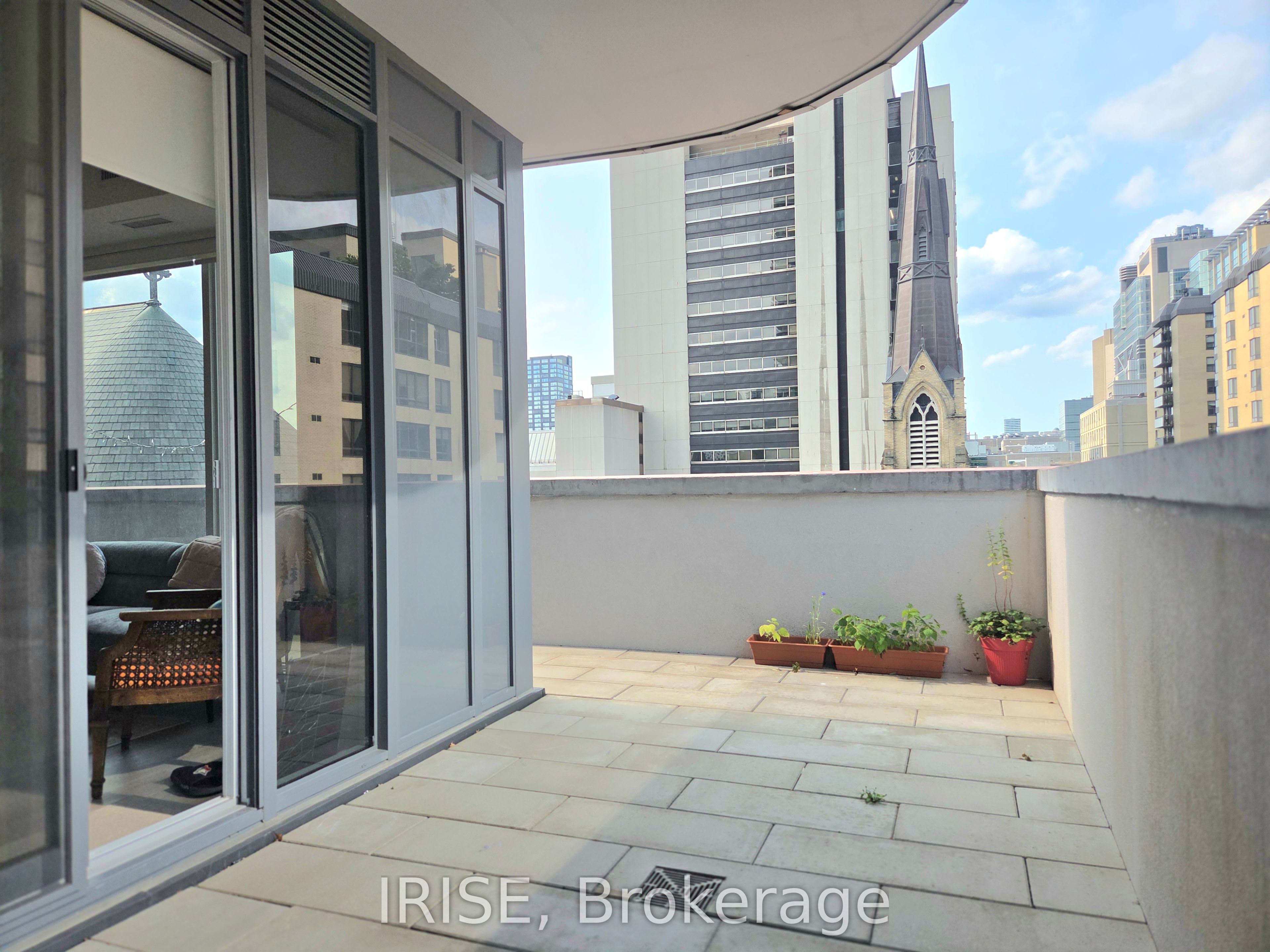280 Dundas Street W 502, Toronto, ON M5T 0E3 photo 3