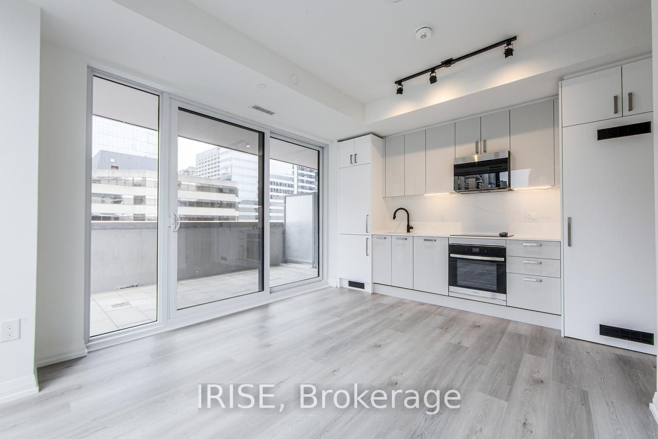 280 Dundas Street W 502, Toronto, ON M5T 0E3 photo 4