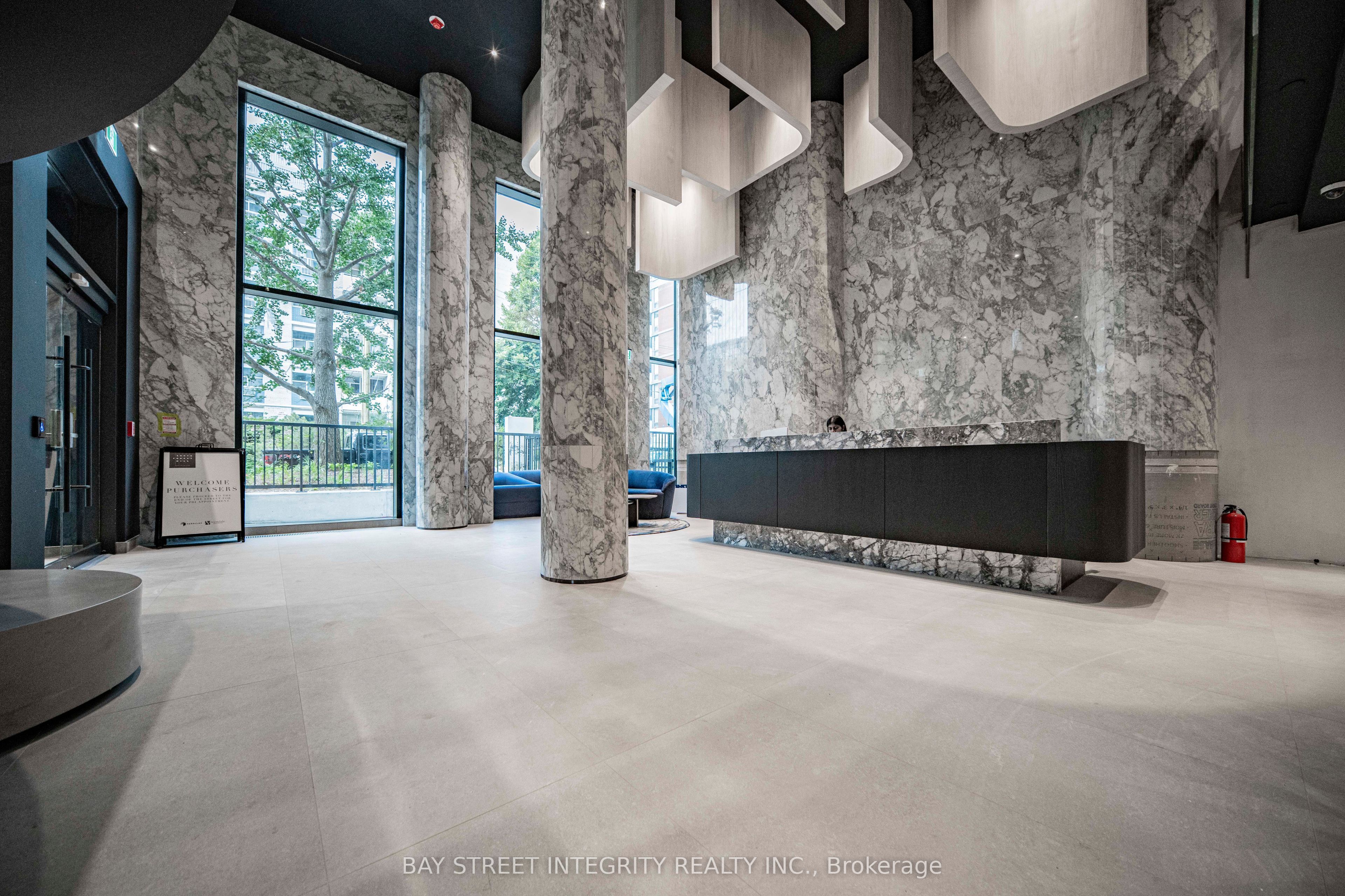 91 Montclair Avenue 511, Toronto, ON M5P 0B1 photo 3