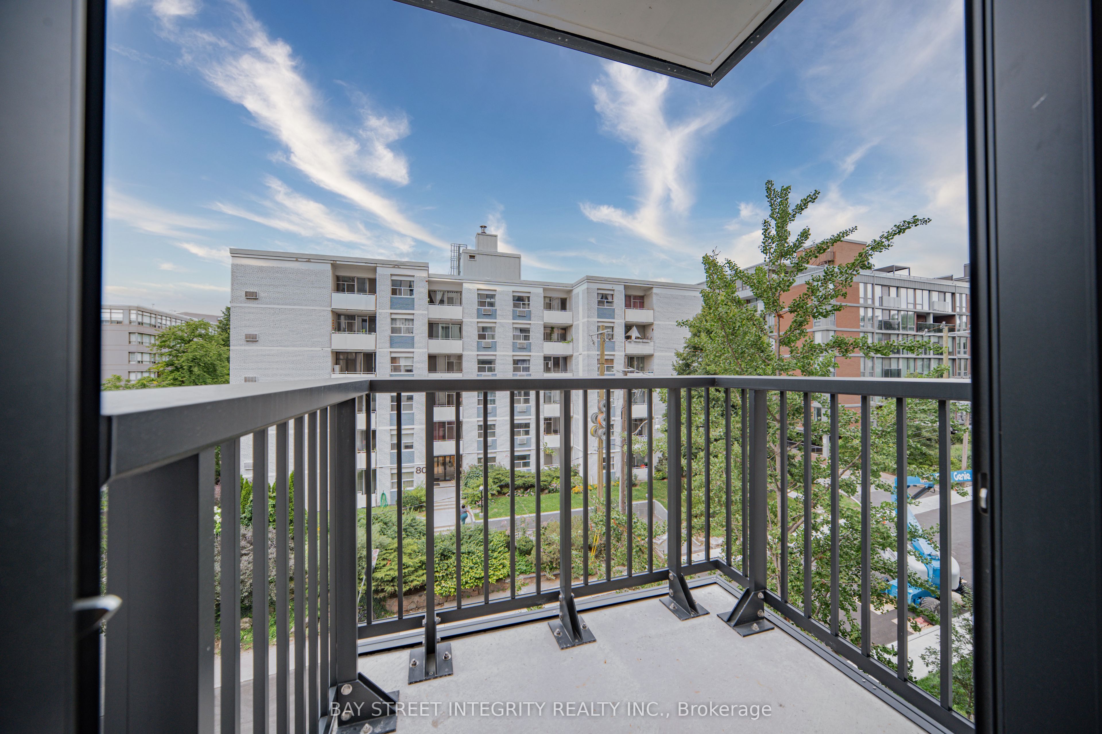 91 Montclair Avenue 511, Toronto, ON M5P 0B1 photo 5