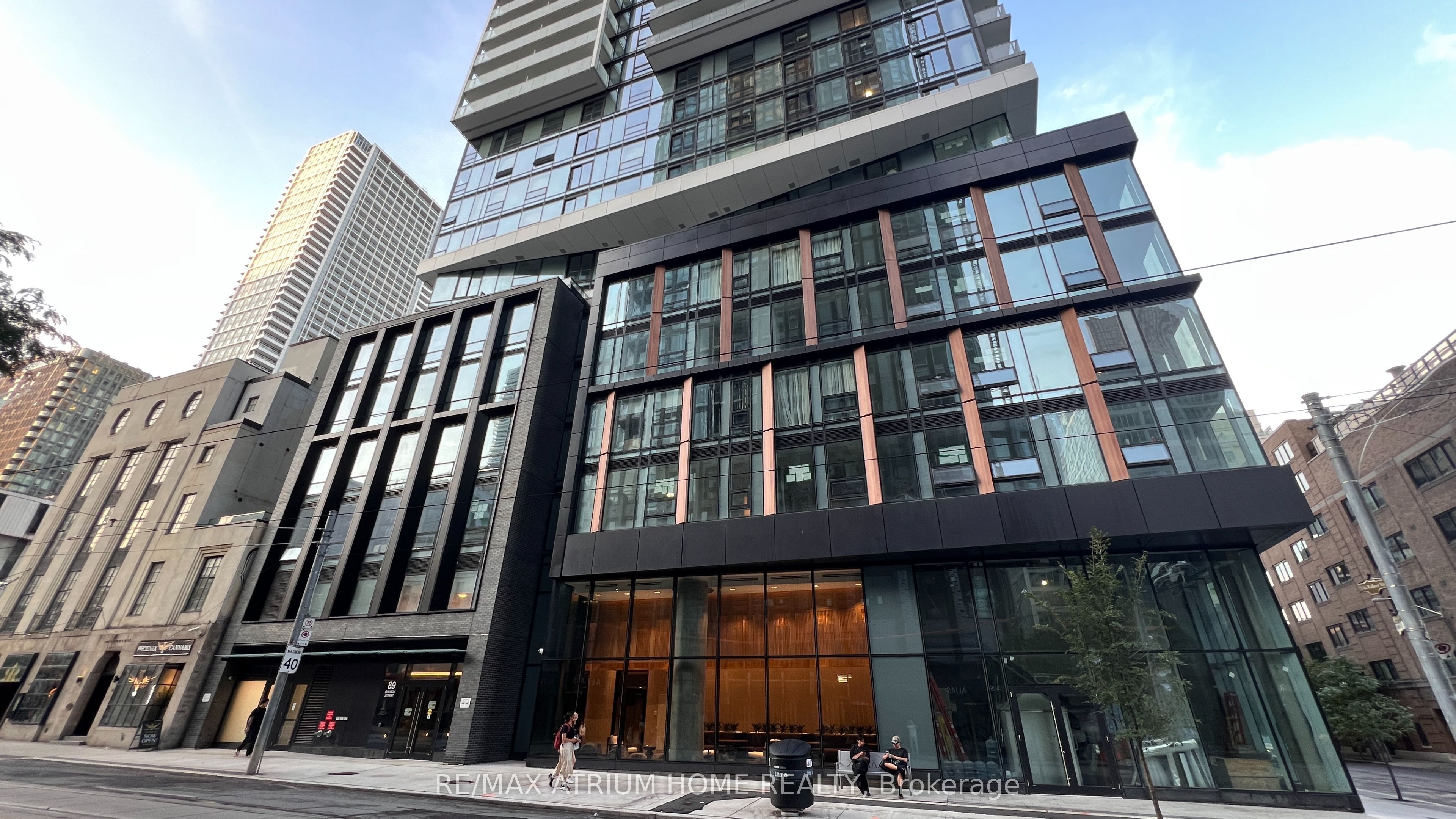 89 Church Street 4705, Toronto, ON M5C 2G3