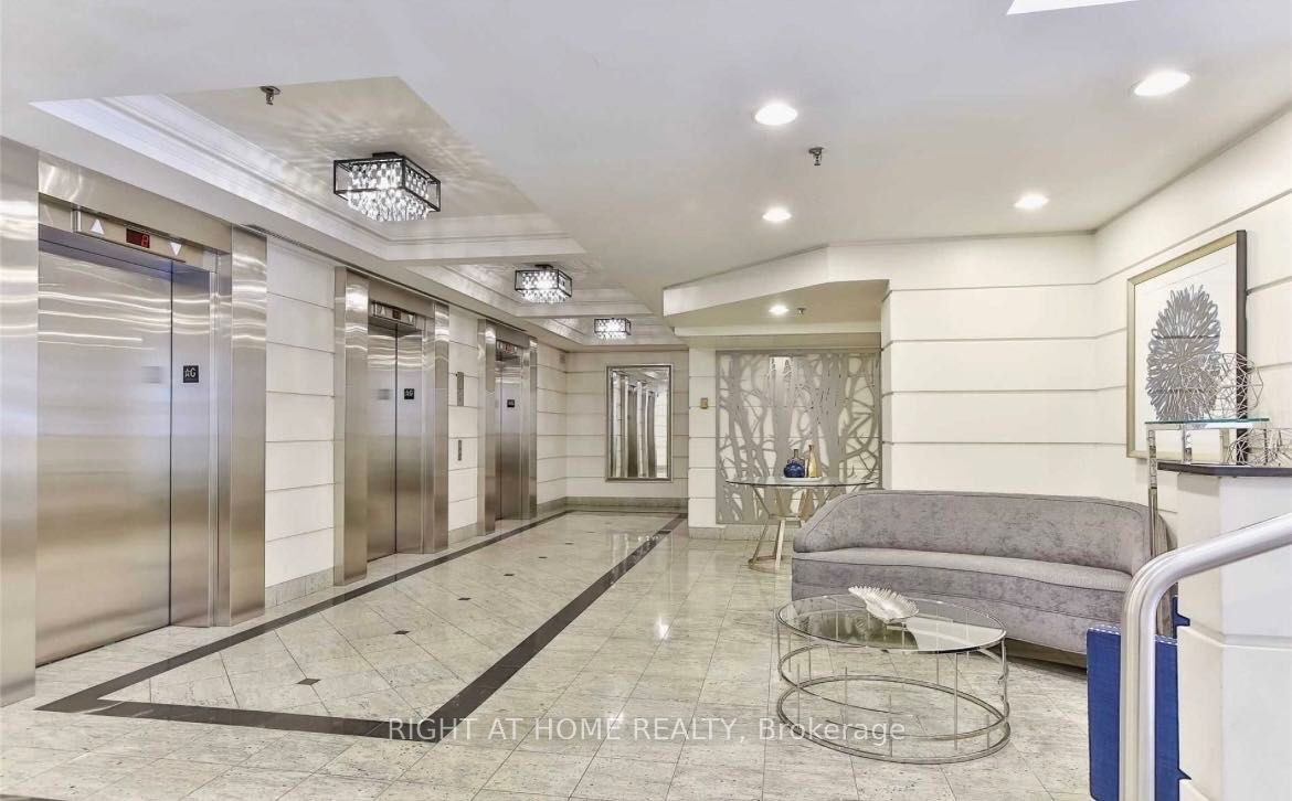 44 Gerrard Street W 1809, Toronto, ON M5G 2K2 photo 2