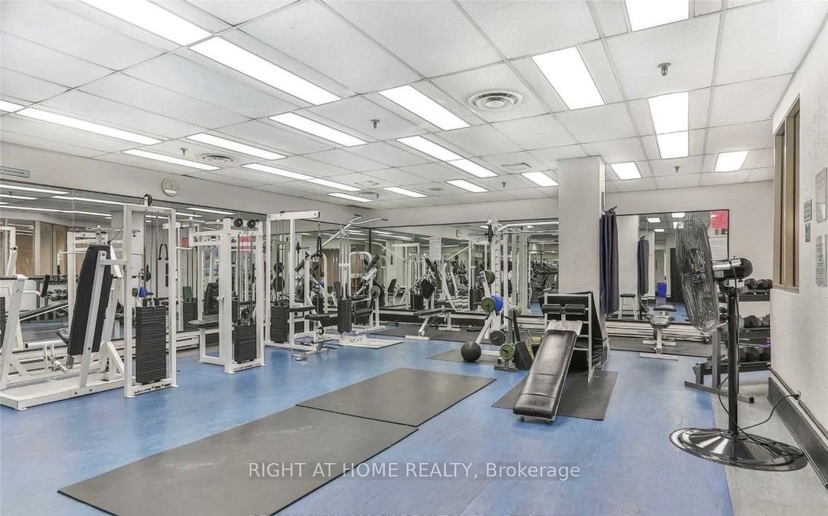 44 Gerrard Street W 1809, Toronto, ON M5G 2K2 photo 3