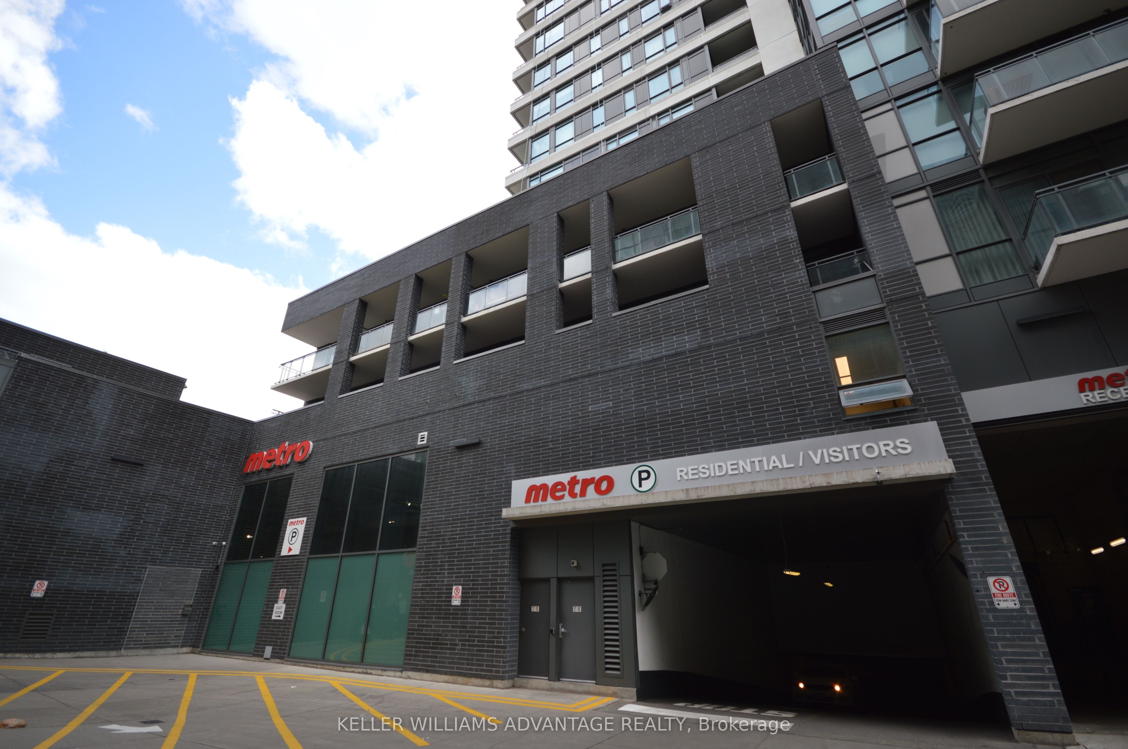 20 Minowan Miikan Lane 610, Toronto, ON M6J 0E5 photo 2