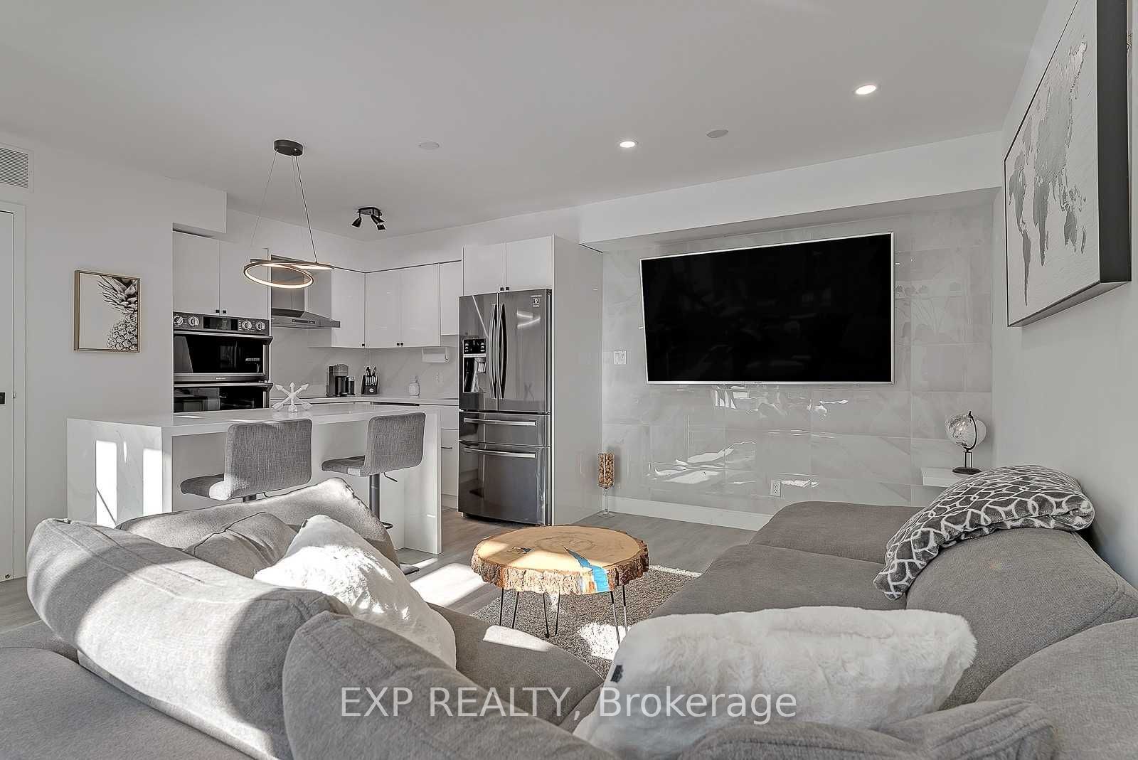50 East Liberty Street 1111, Toronto, ON M6K 3P3 photo 2
