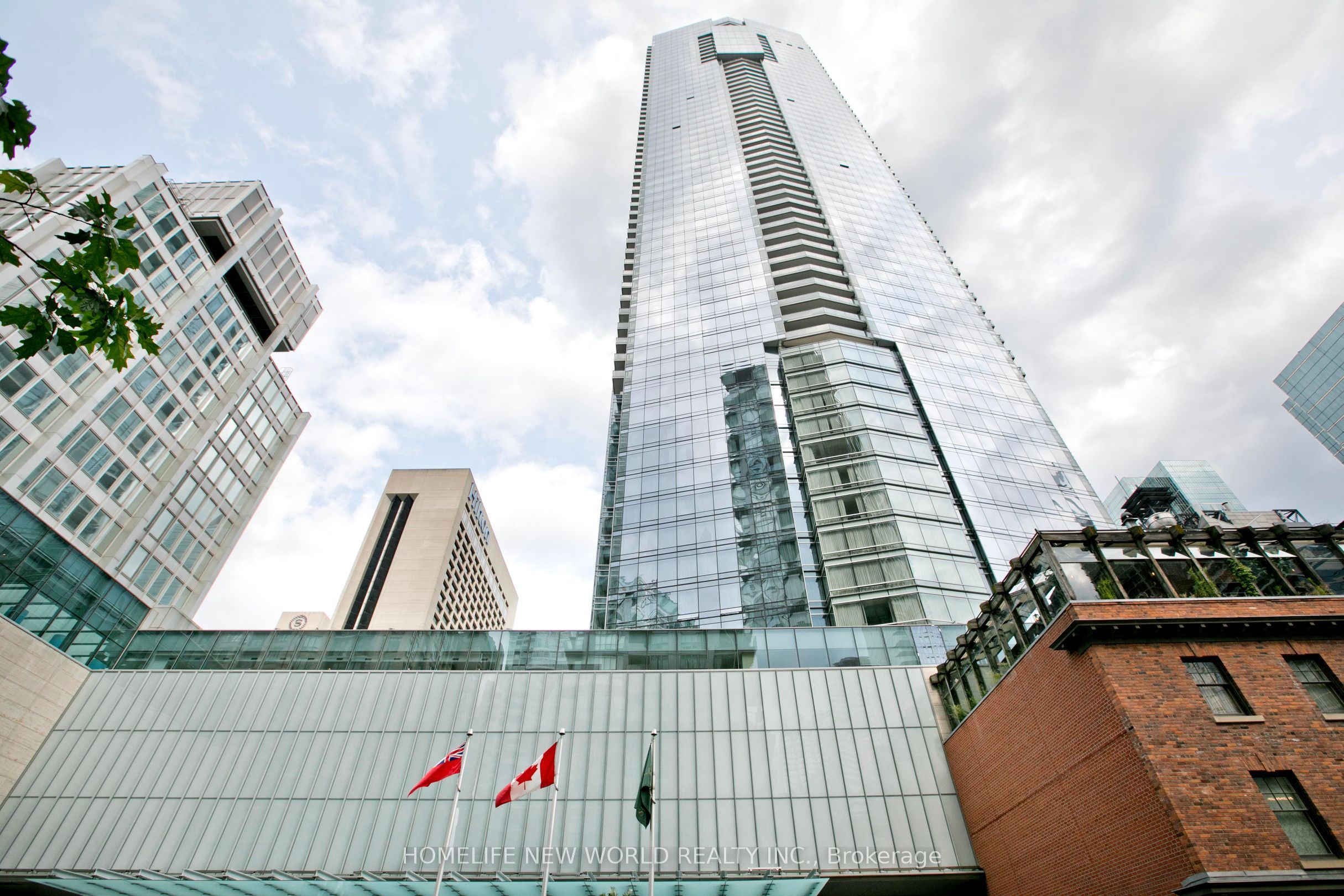 180 University Avenue 5008, Toronto, ON M5H 0A2 photo 2