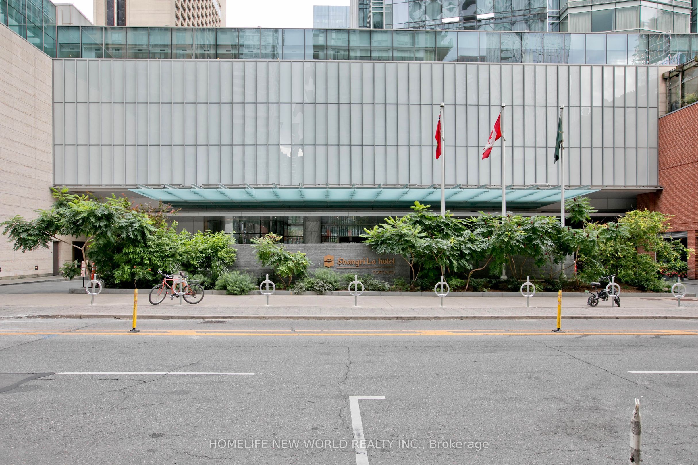 180 University Avenue 5008, Toronto, ON M5H 0A2 photo 3