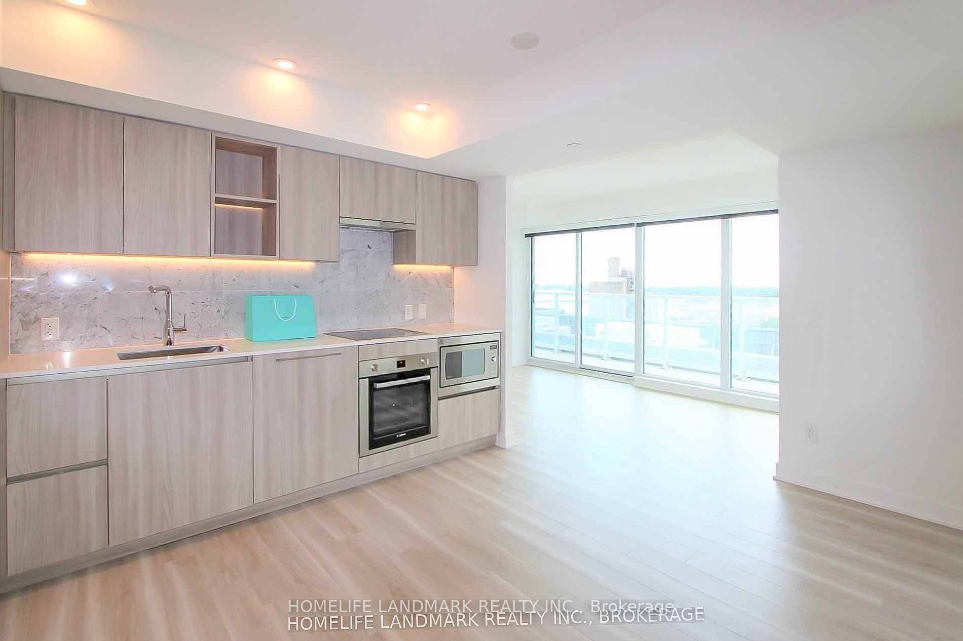 19 Bathurst Street 1711, Toronto, ON M5V 0N2 photo 3