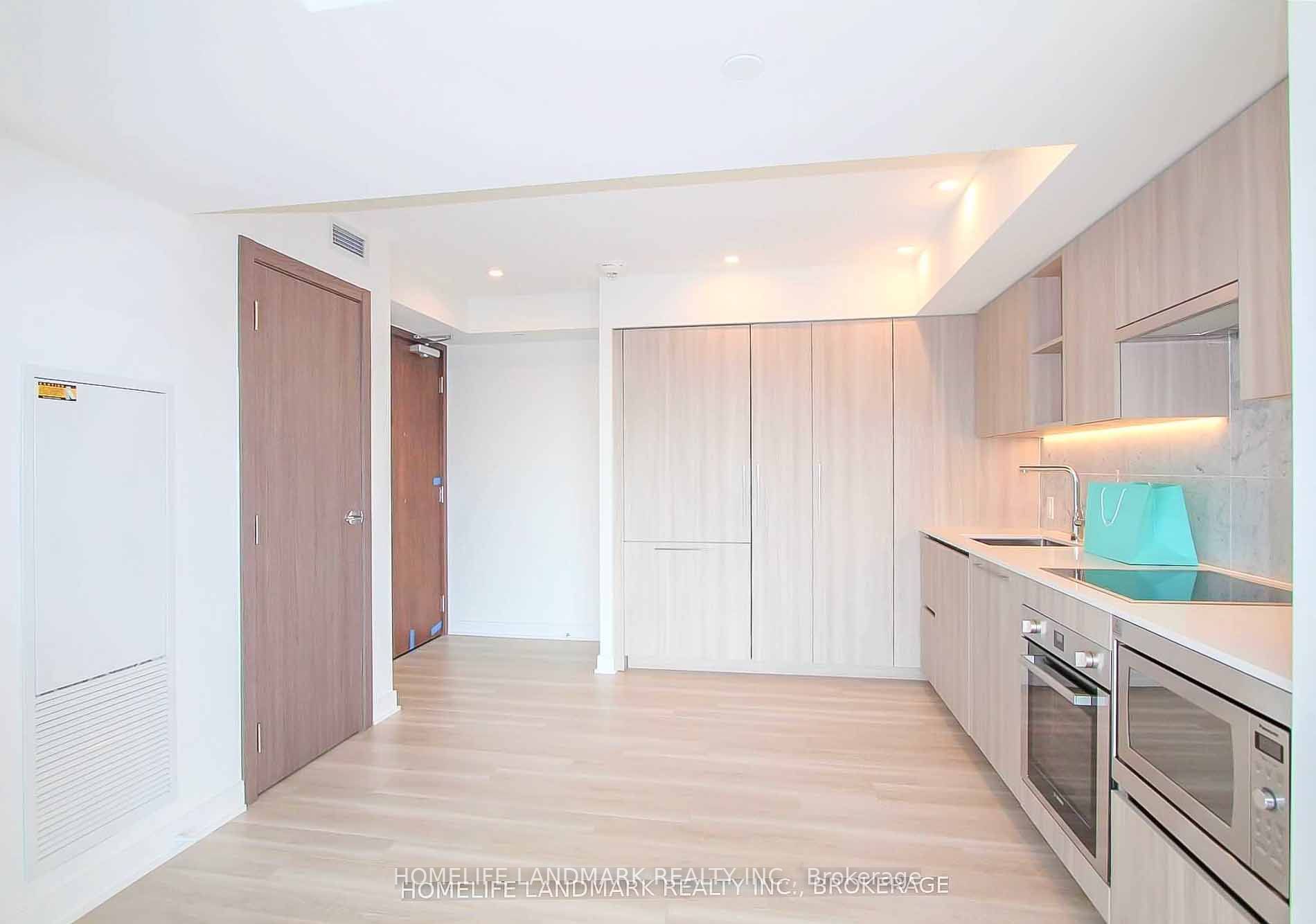 19 Bathurst Street 1711, Toronto, ON M5V 0N2 photo 5