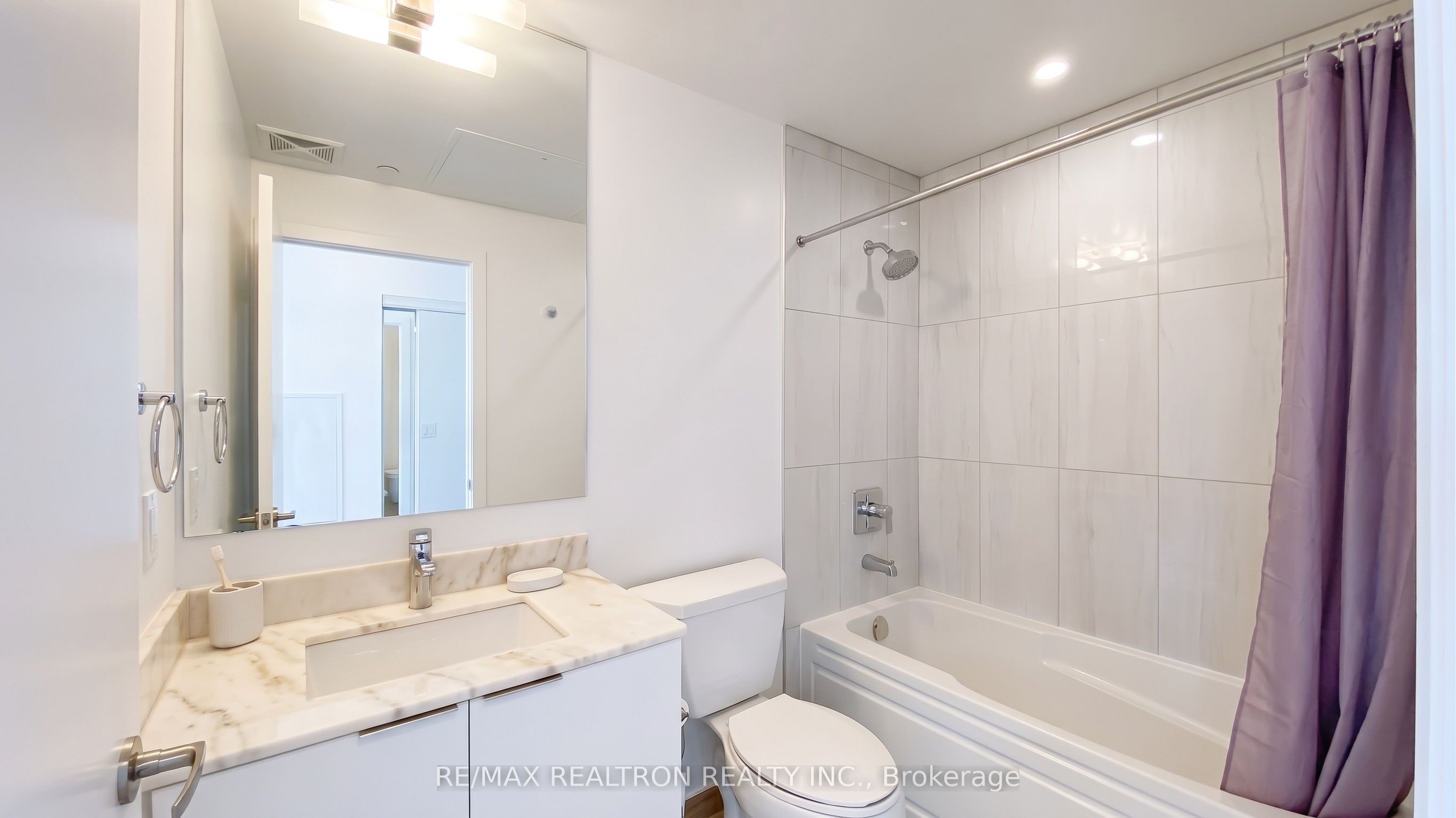 955 Bay Street 3904, Toronto, ON M5S 2A2 photo 4