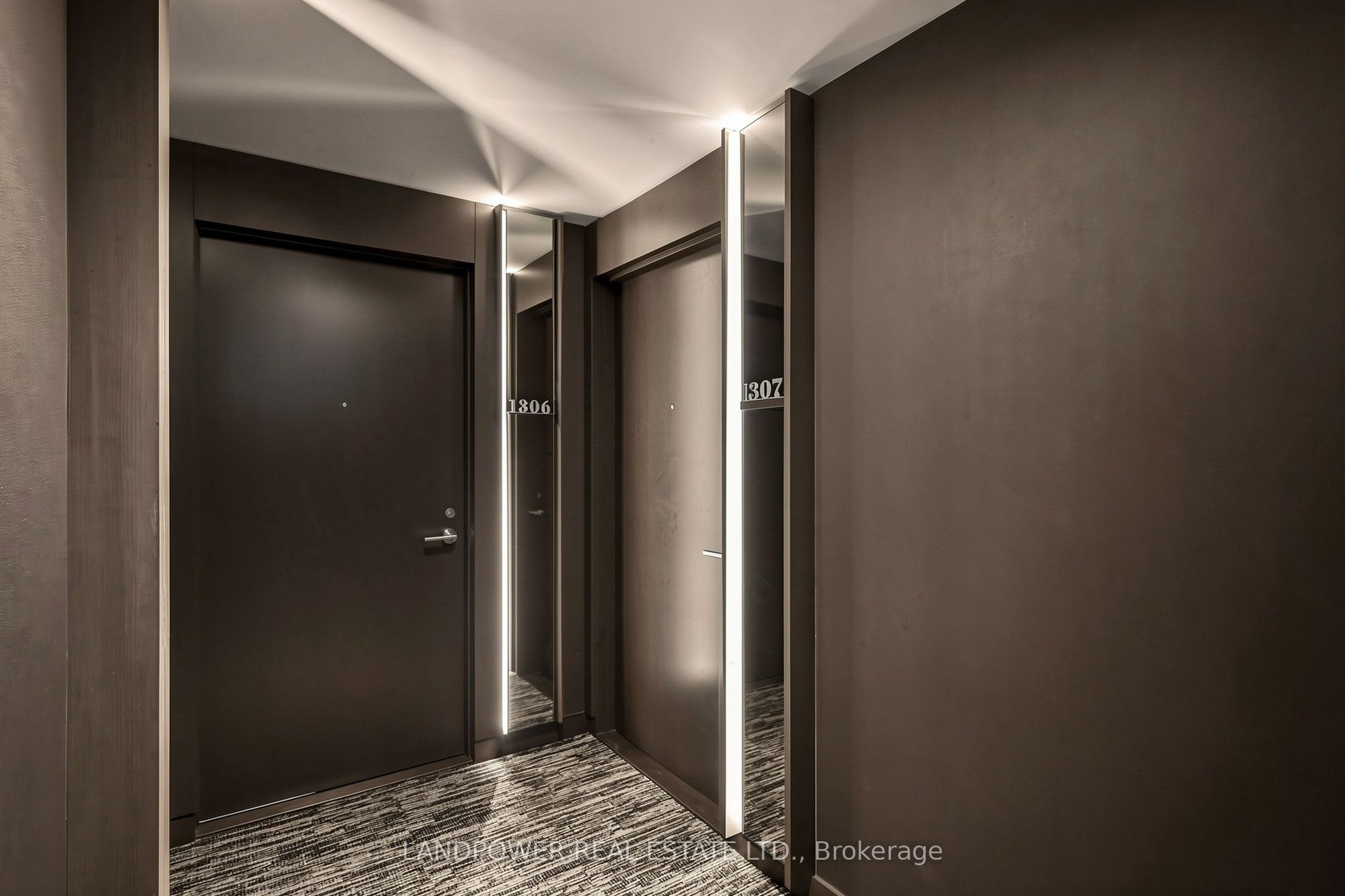 11 Yorkville Avenue 1307, Toronto, ON M4W 0B7 photo 3