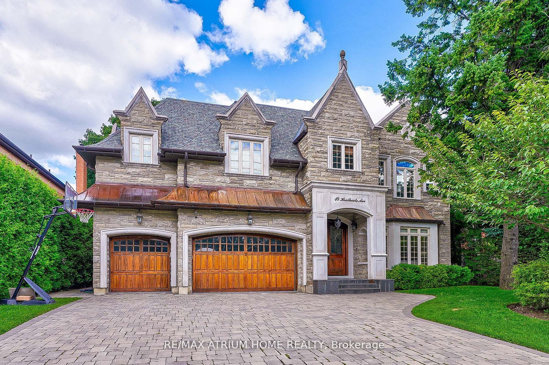 18 Heathcote Avenue, Toronto, ON M2L 1Y7