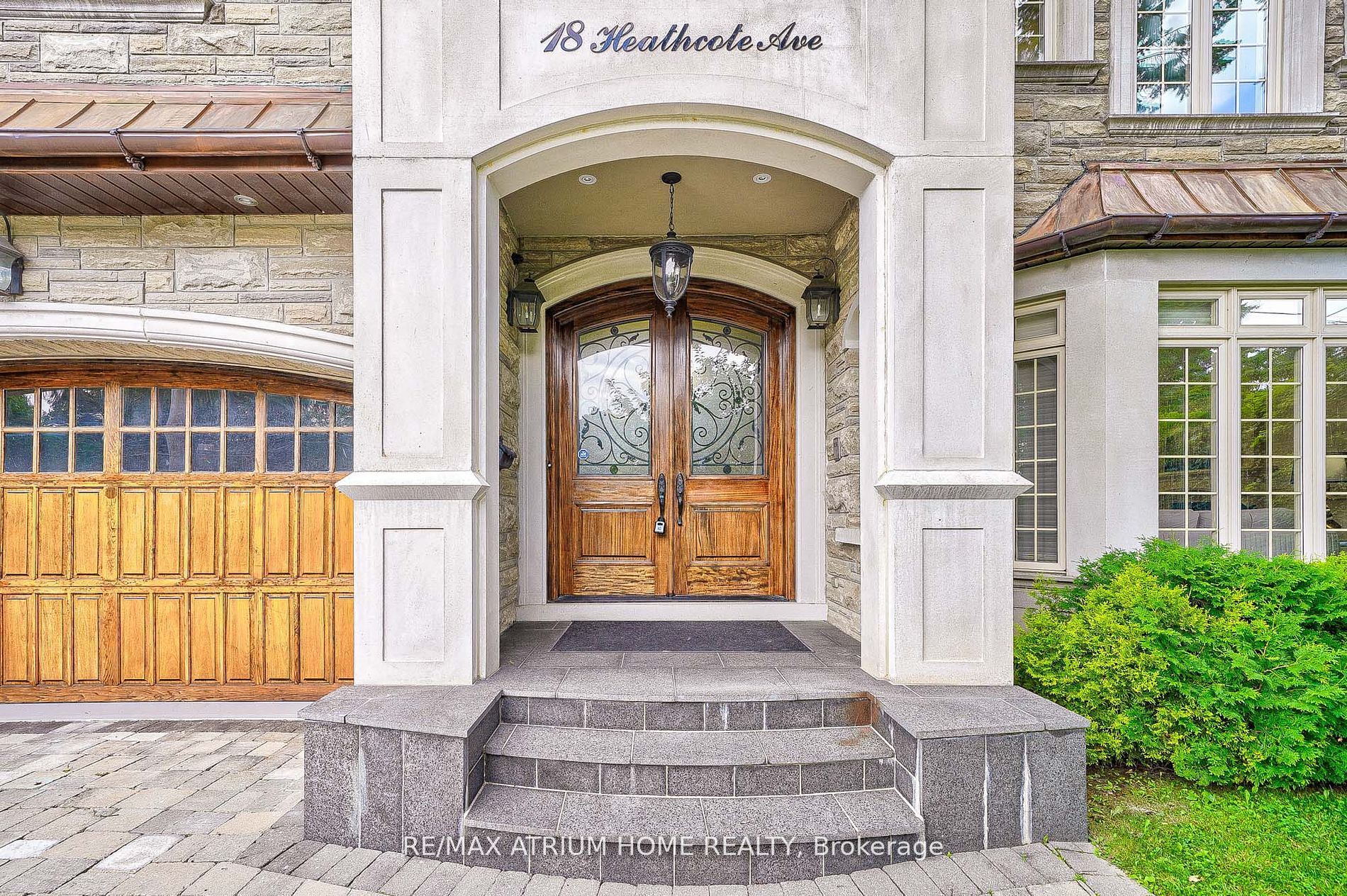 18 Heathcote Avenue, Toronto, ON M2L 1Y7 photo 5