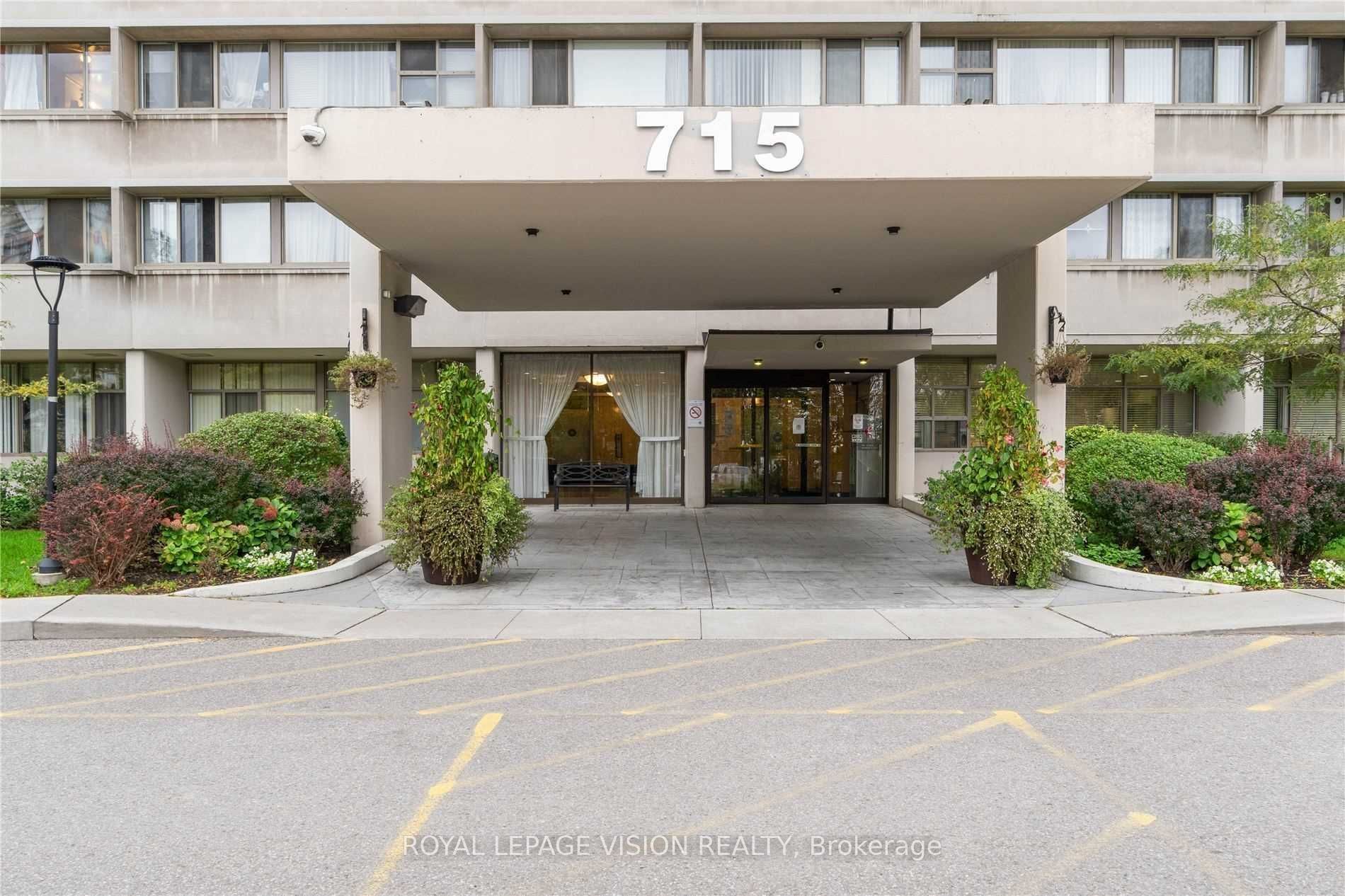 715 Don Mills Road 1108, Toronto, ON M3C 1S8 photo 3