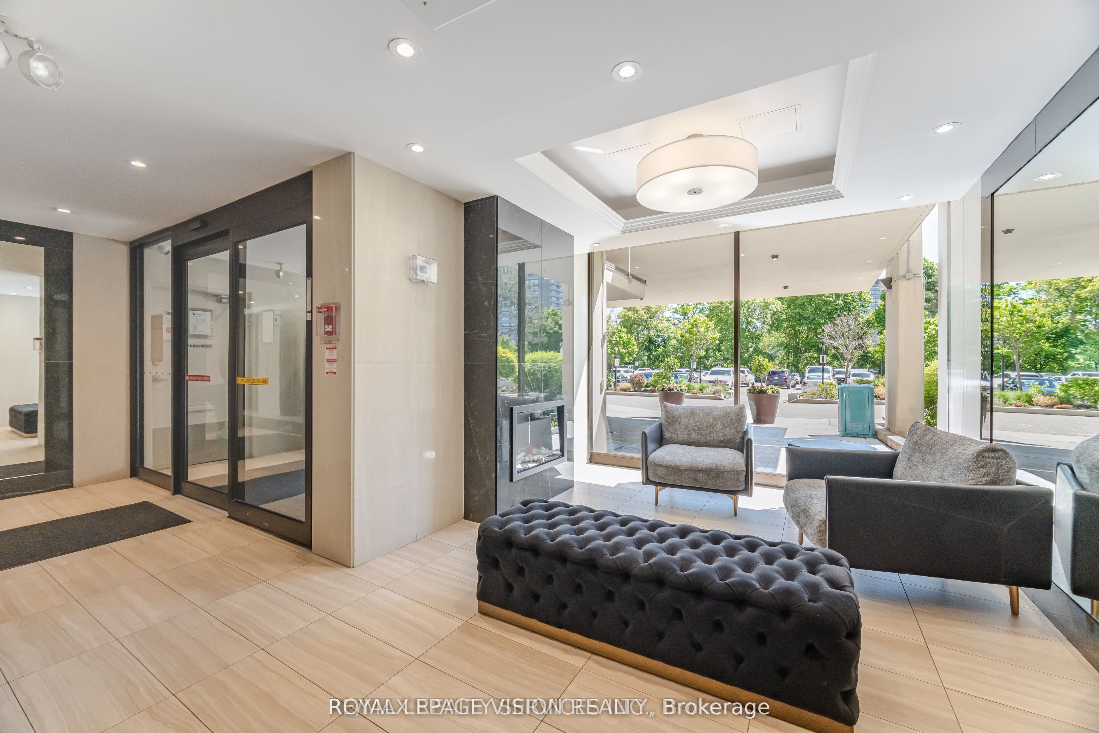 715 Don Mills Road 1108, Toronto, ON M3C 1S8 photo 4