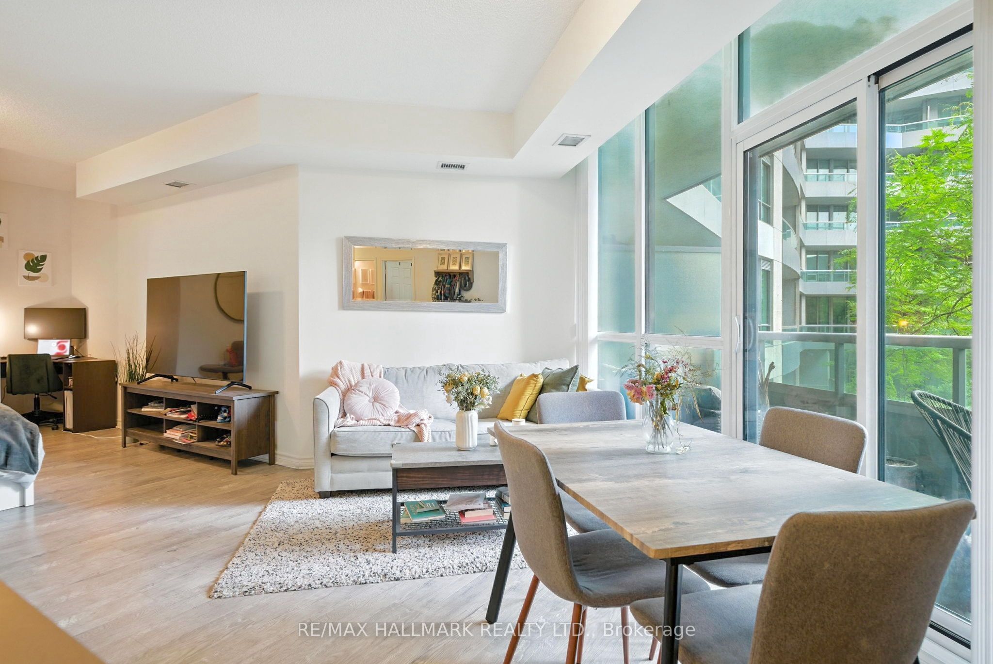 25 Lower Simcoe Street 301, Toronto, ON M5J 3A1