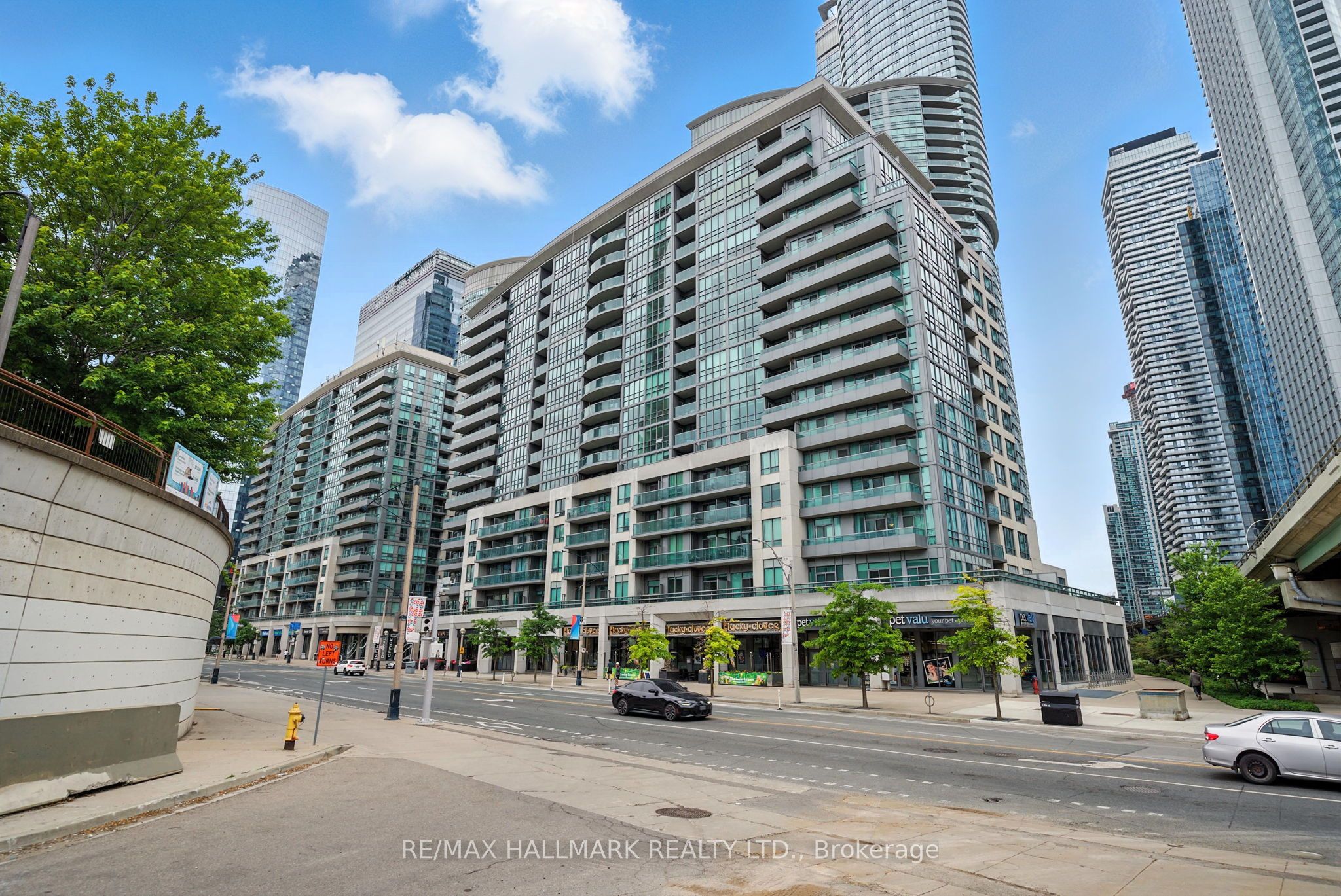 25 Lower Simcoe Street 301, Toronto, ON M5J 3A1 photo 2